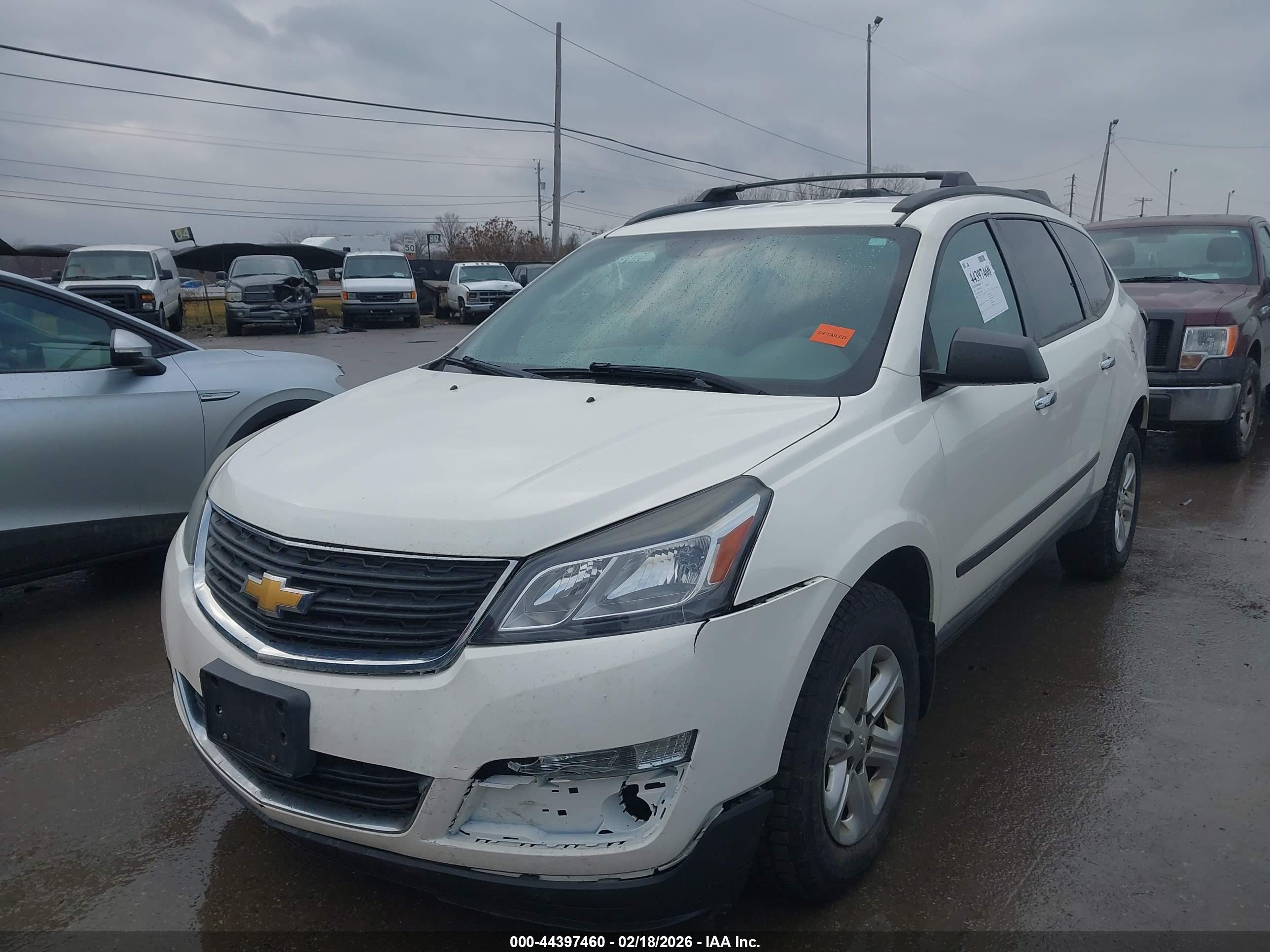 CHEVROLET TRAVERSE image 2