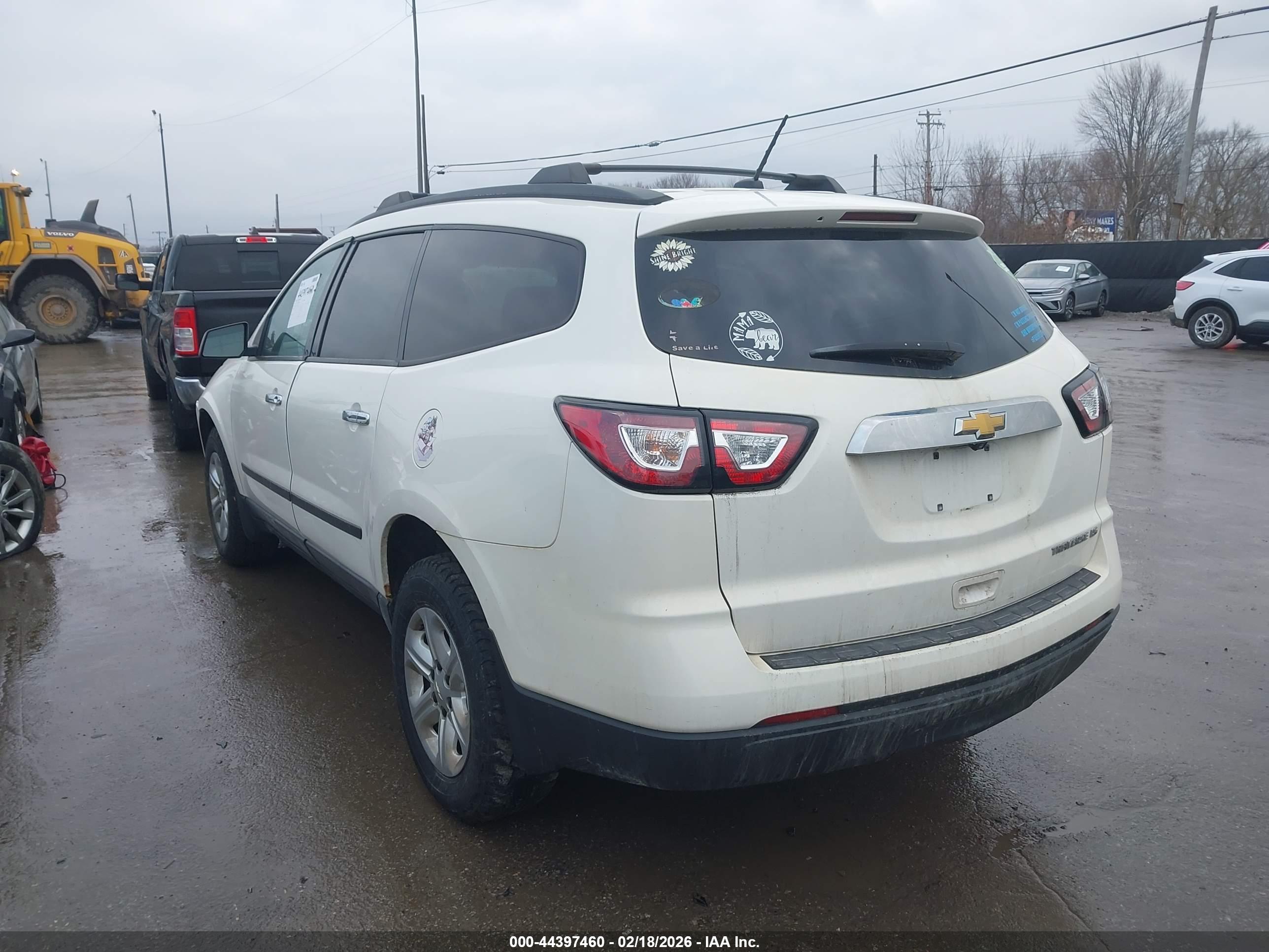 CHEVROLET TRAVERSE image 3