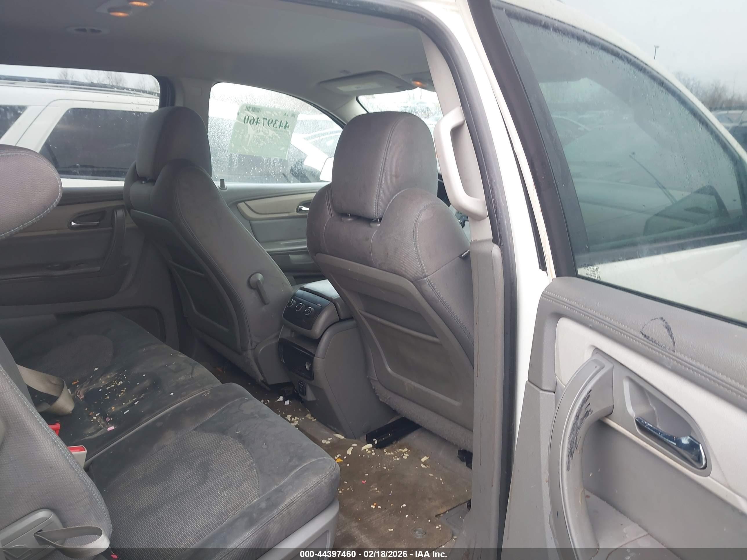 CHEVROLET TRAVERSE image 8