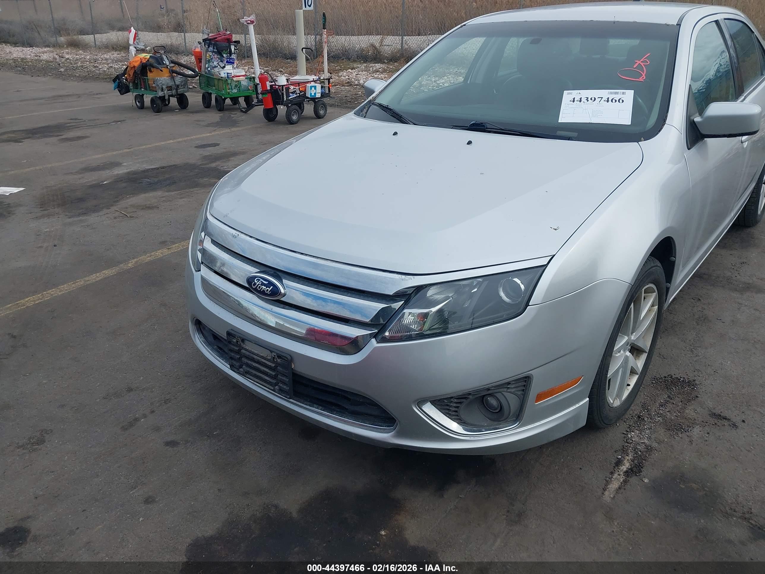 FORD FUSION image 6
