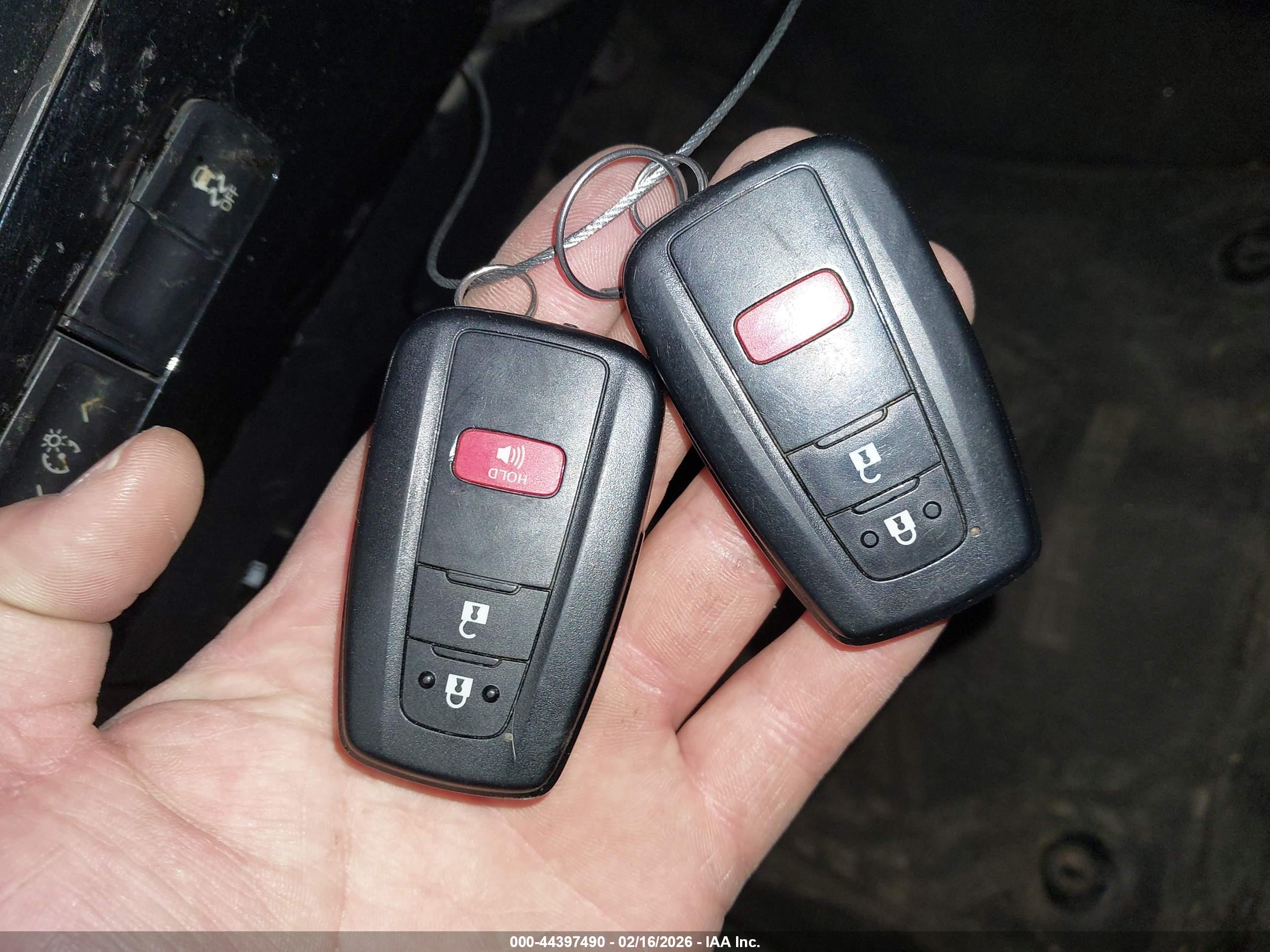 TOYOTA PRIUS image 11