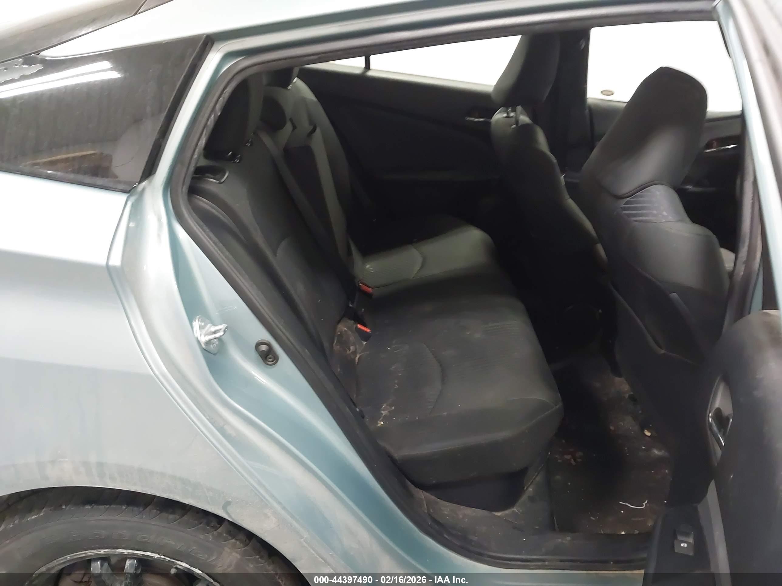 TOYOTA PRIUS image 8