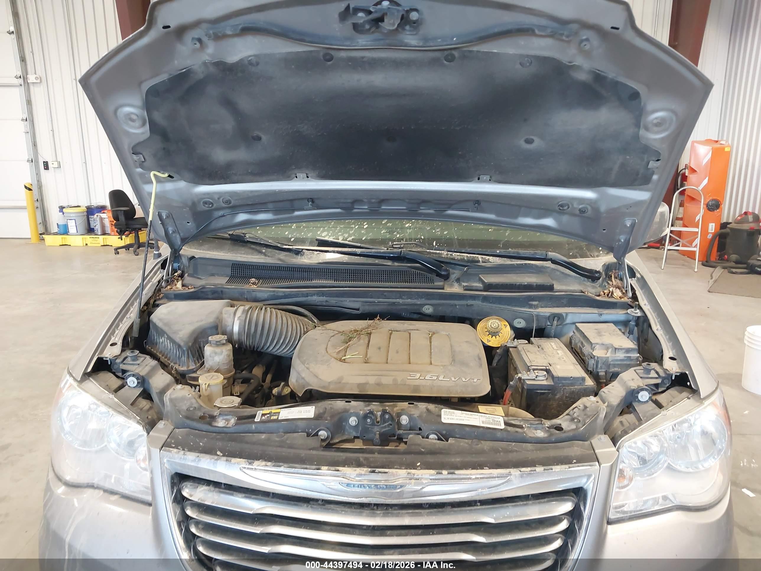 CHRYSLER TOWN image 10
