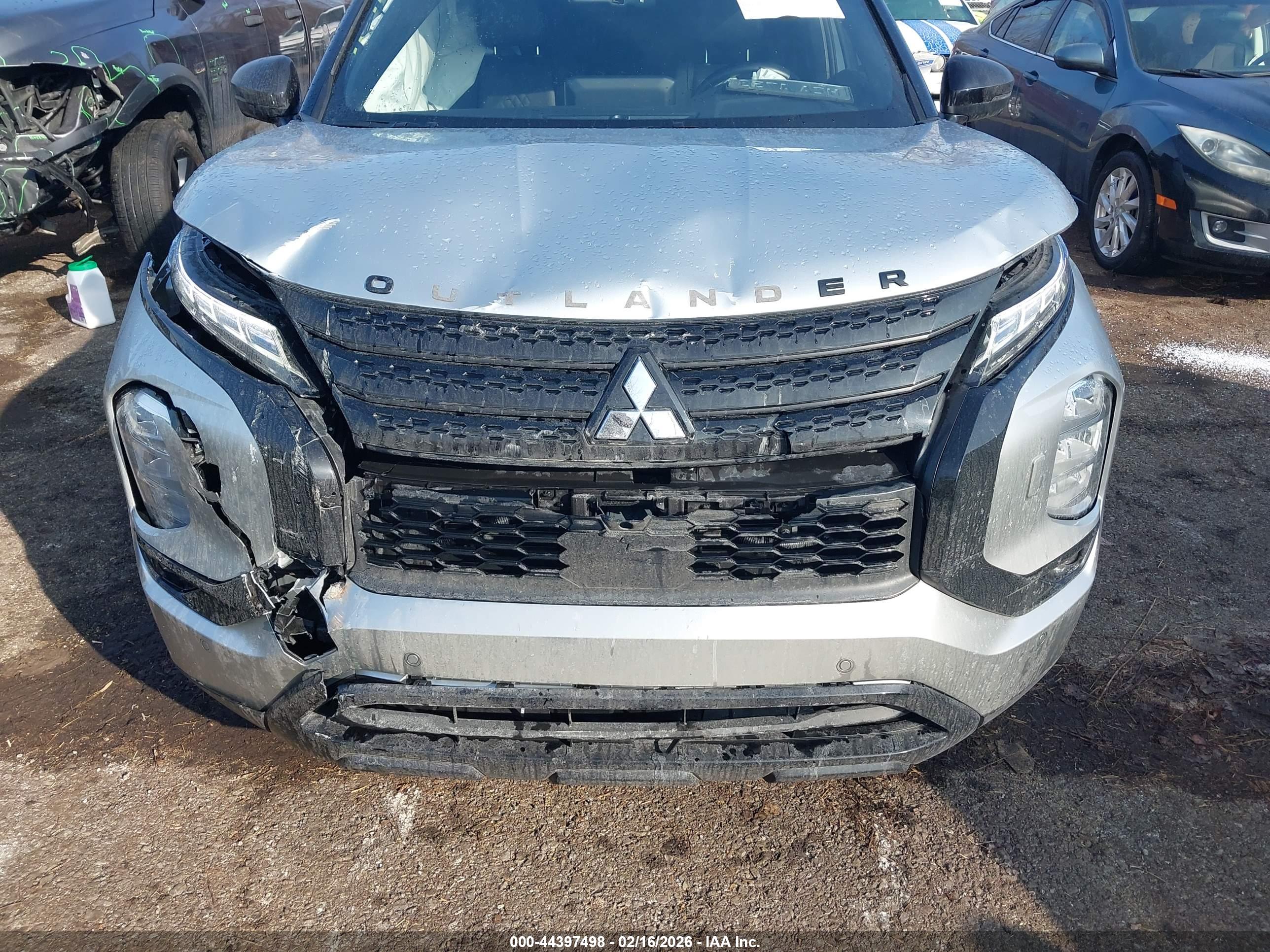 MITSUBISHI OUTLANDER image 6