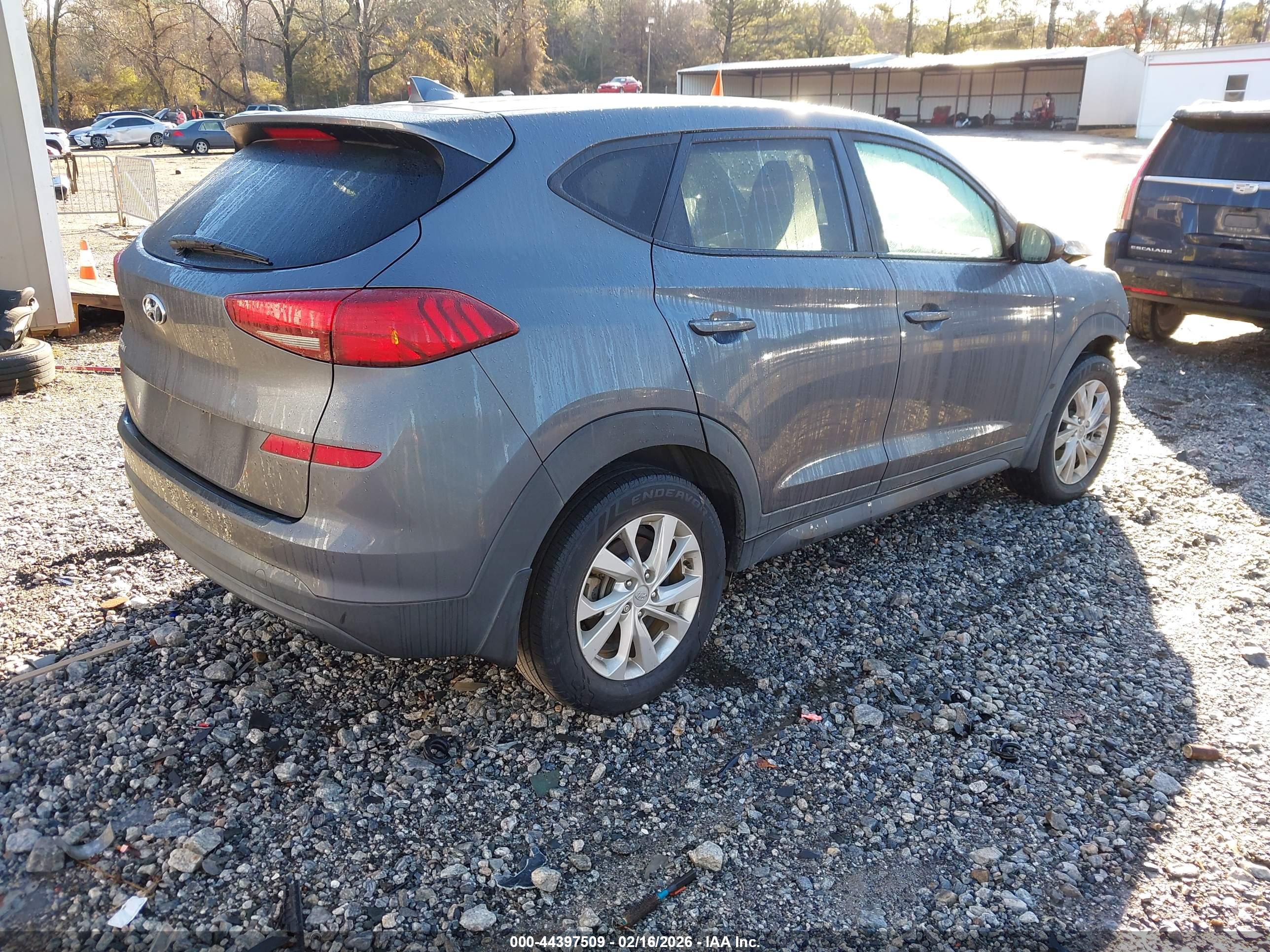 HYUNDAI TUCSON image 4