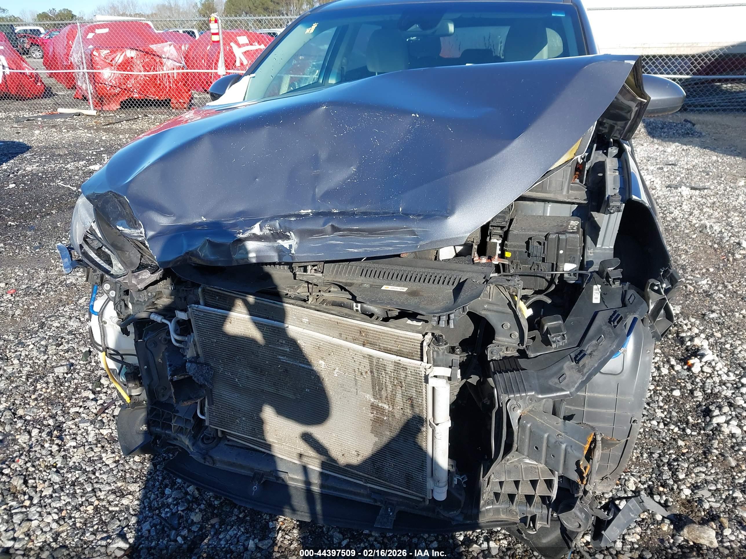 HYUNDAI TUCSON image 6