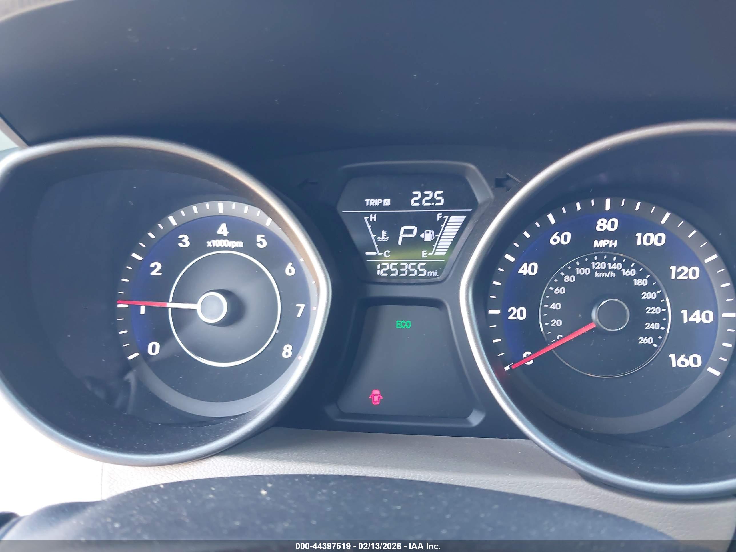 HYUNDAI ELANTRA image 7