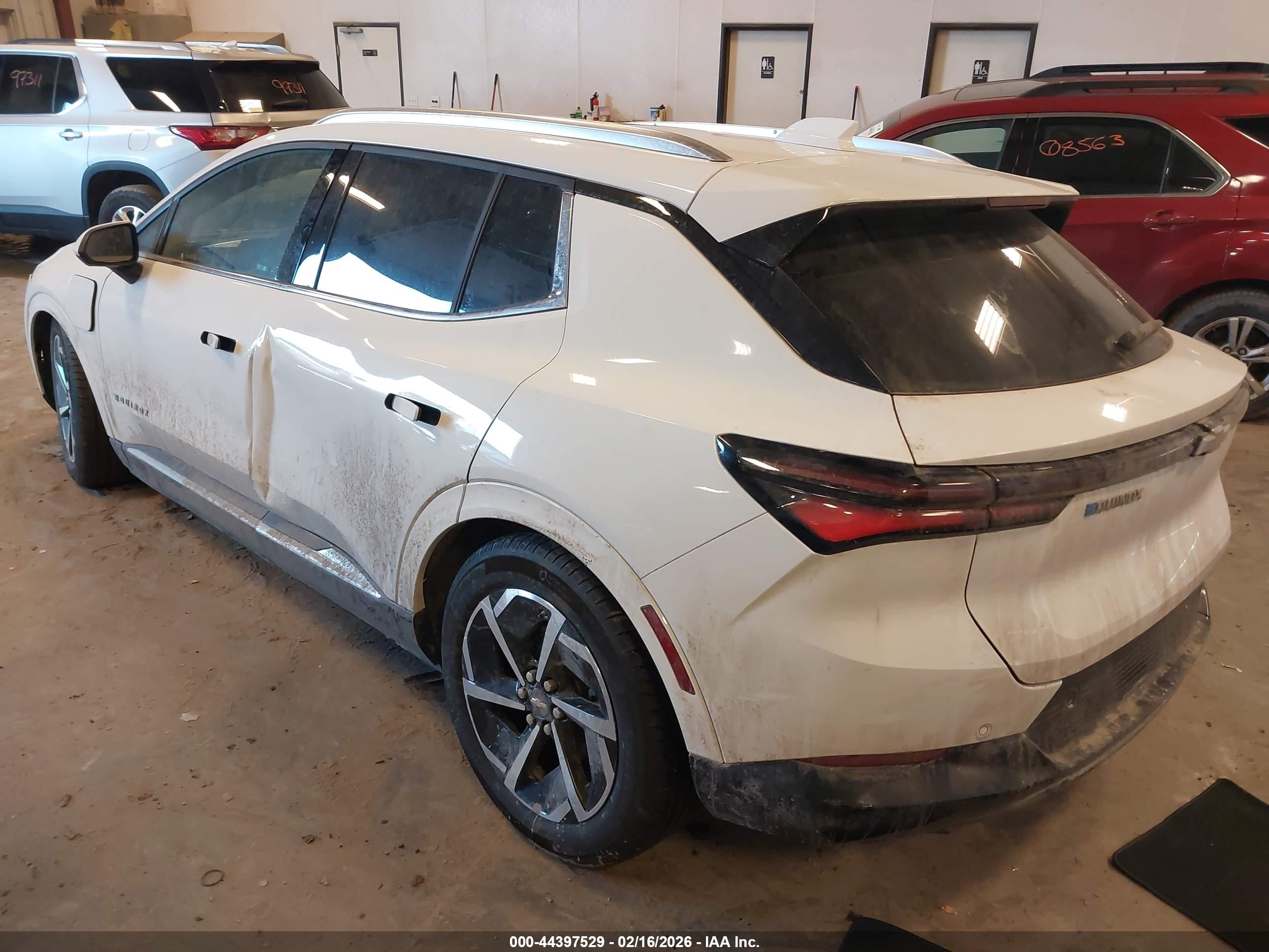 CHEVROLET EQUINOX image 3