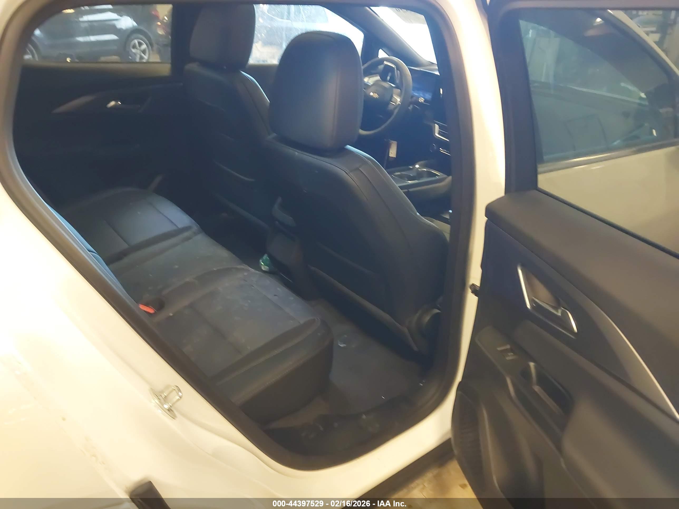 CHEVROLET EQUINOX image 8