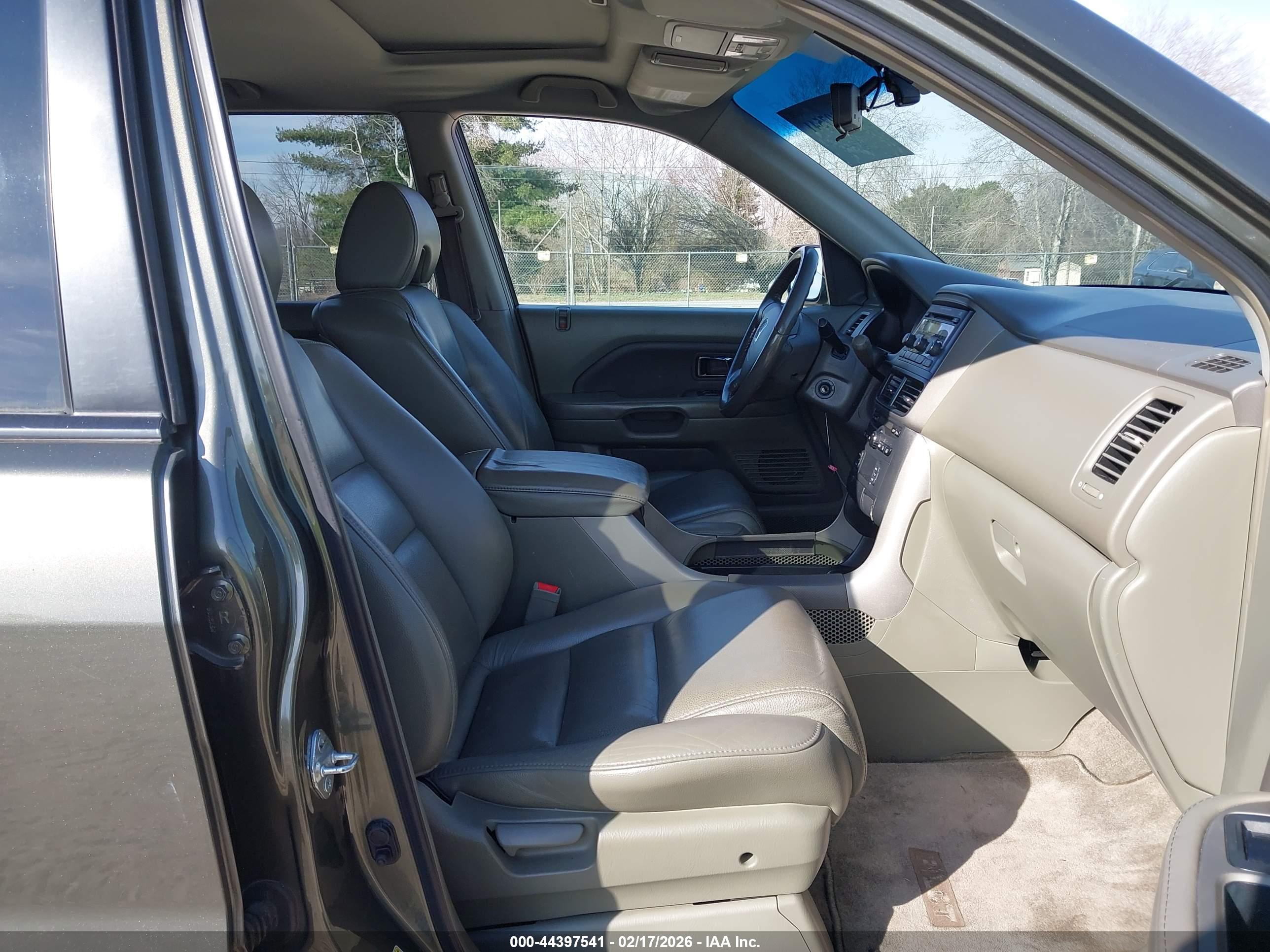 HONDA PILOT image 5
