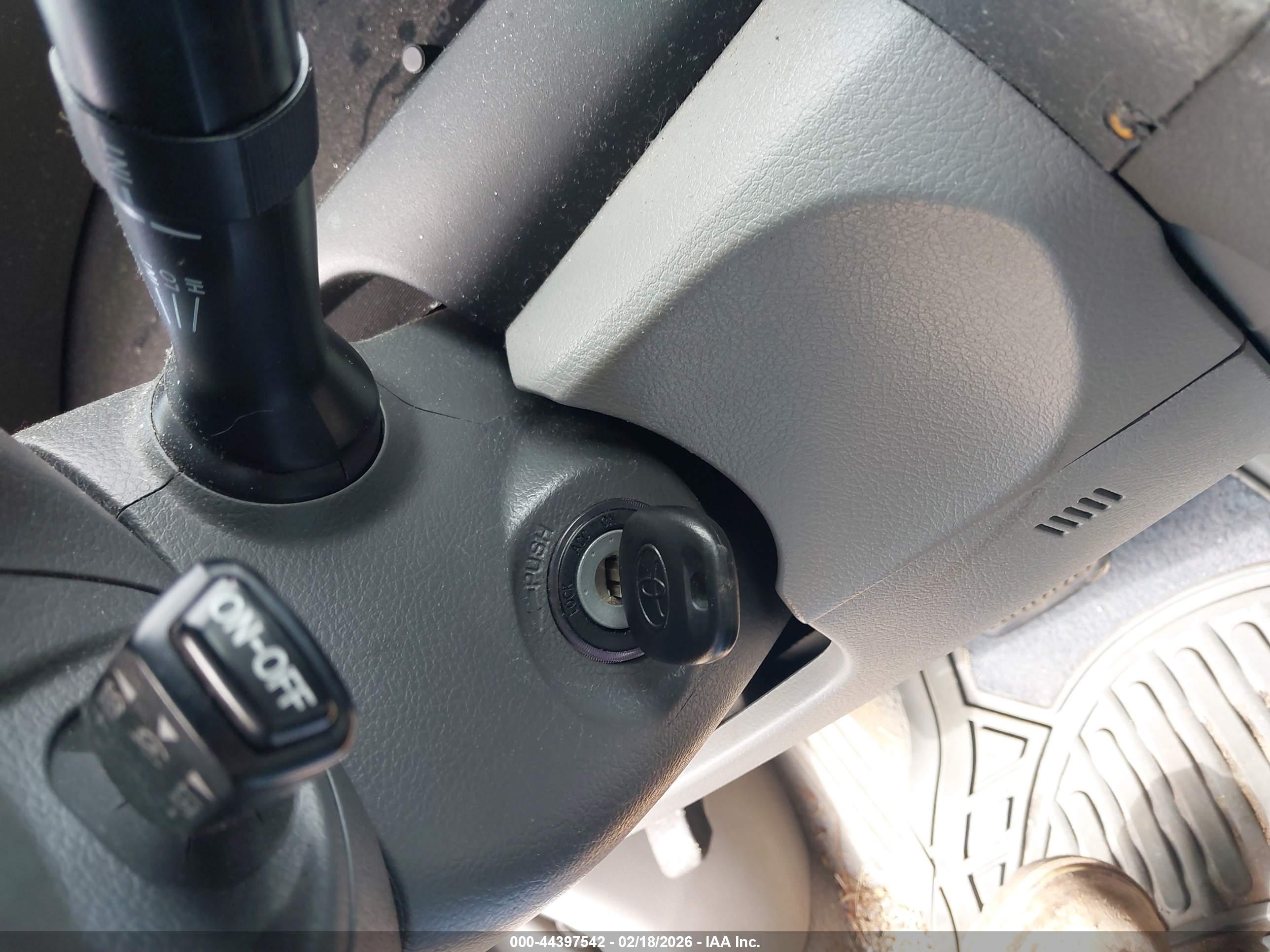 TOYOTA CAMRY image 11