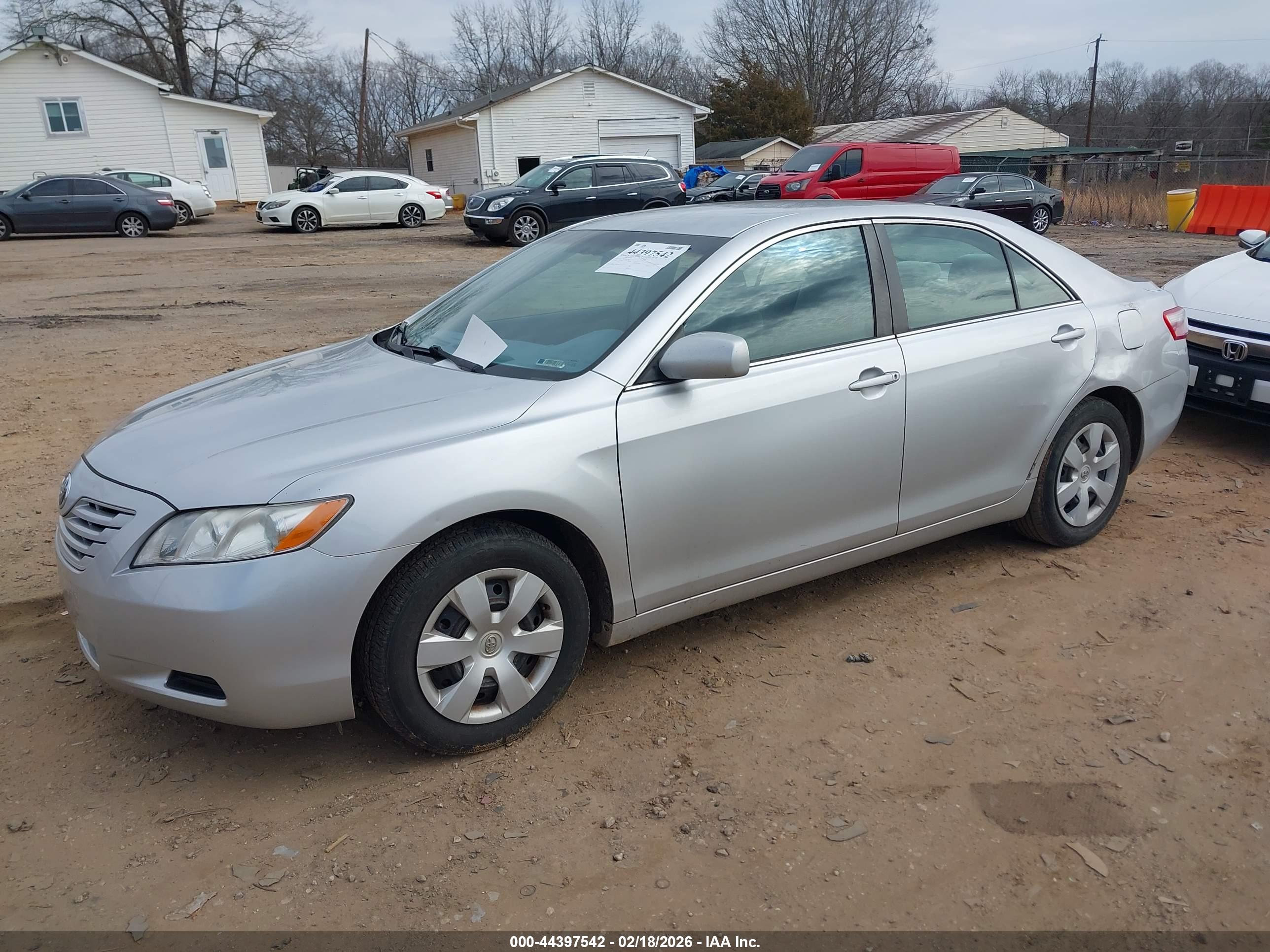 TOYOTA CAMRY image 2
