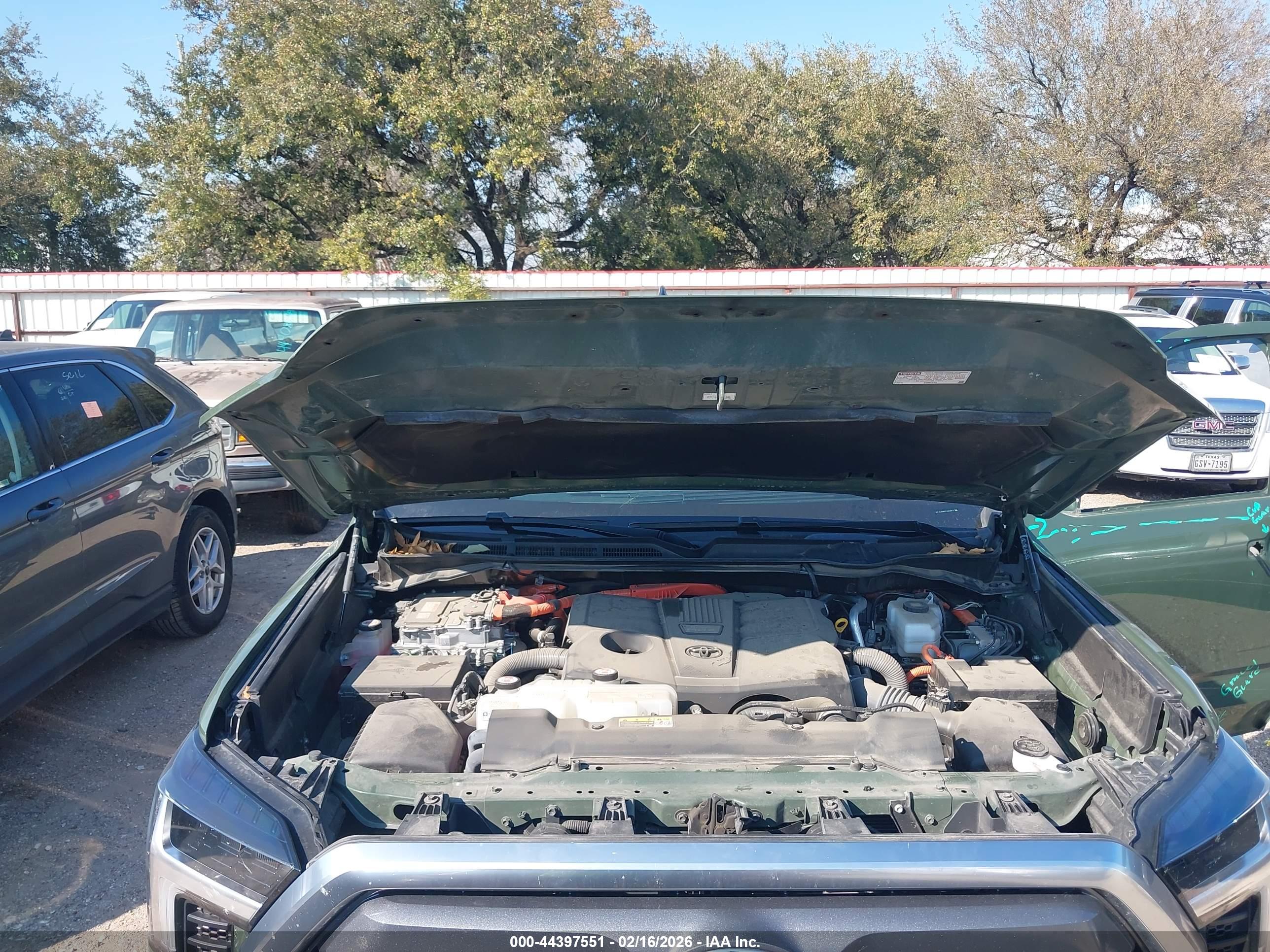 TOYOTA TUNDRA image 10