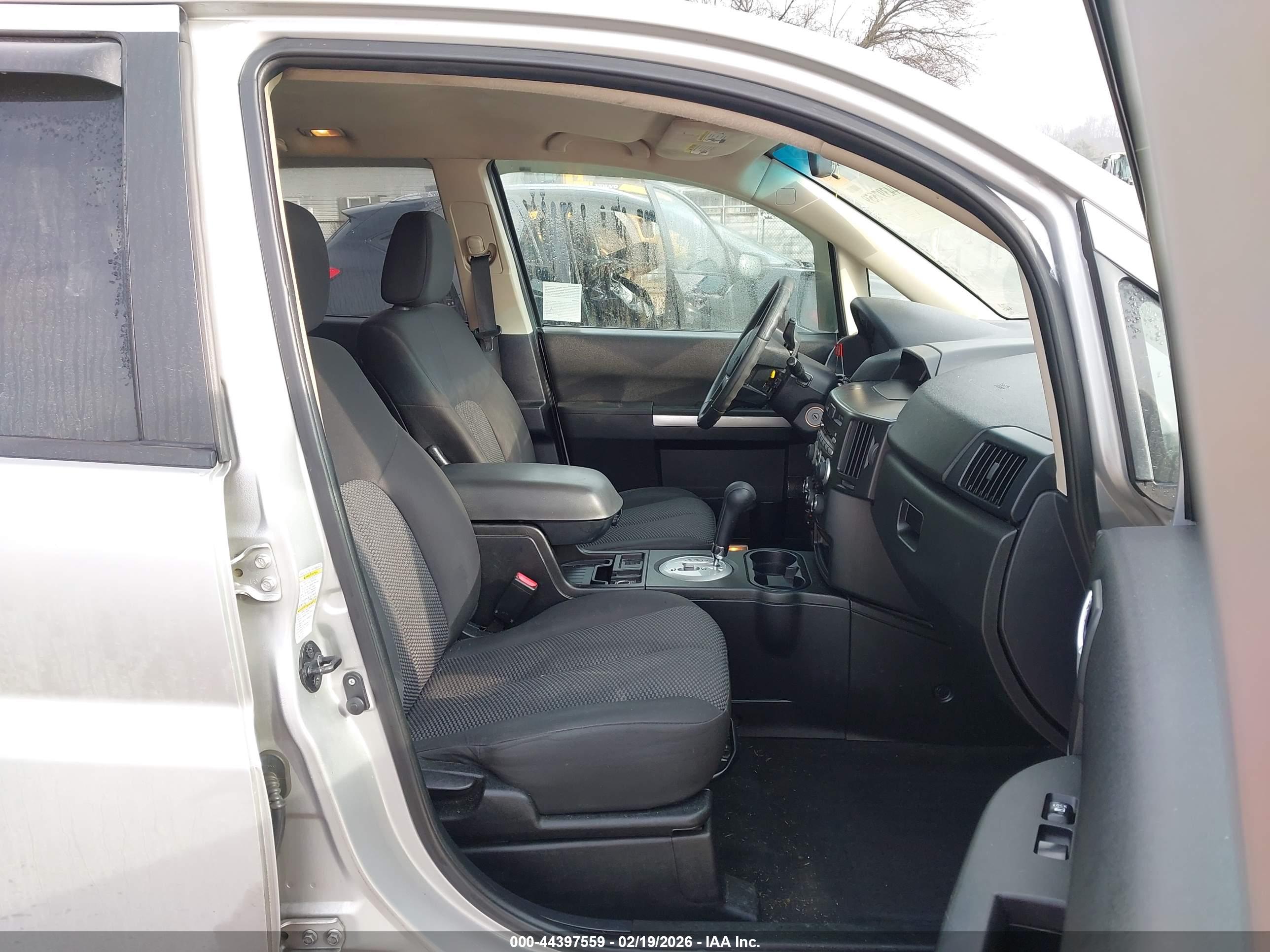 MITSUBISHI ENDEAVOR image 5