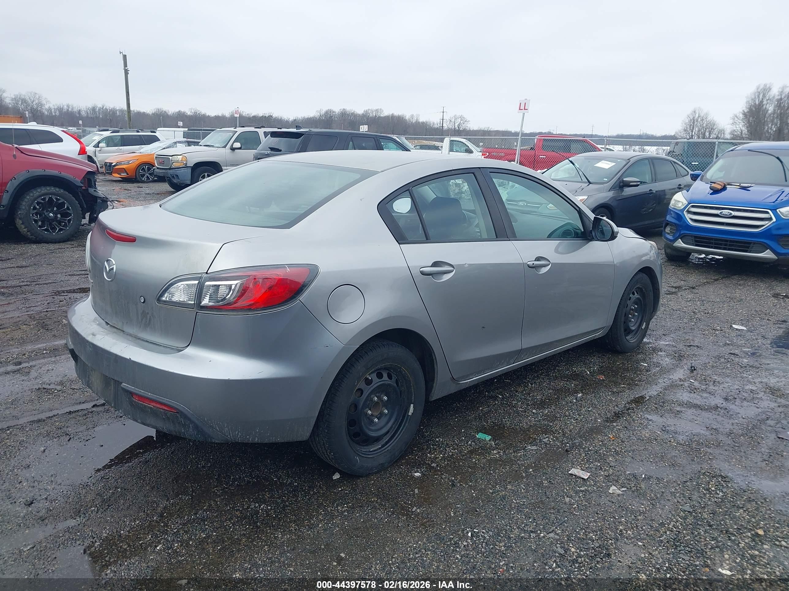 MAZDA MAZDA3 image 4