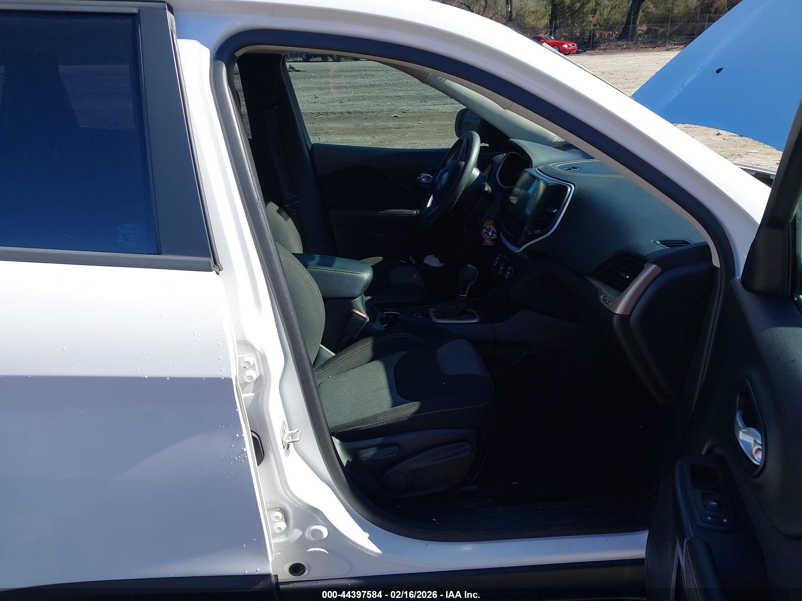 JEEP CHEROKEE image 5