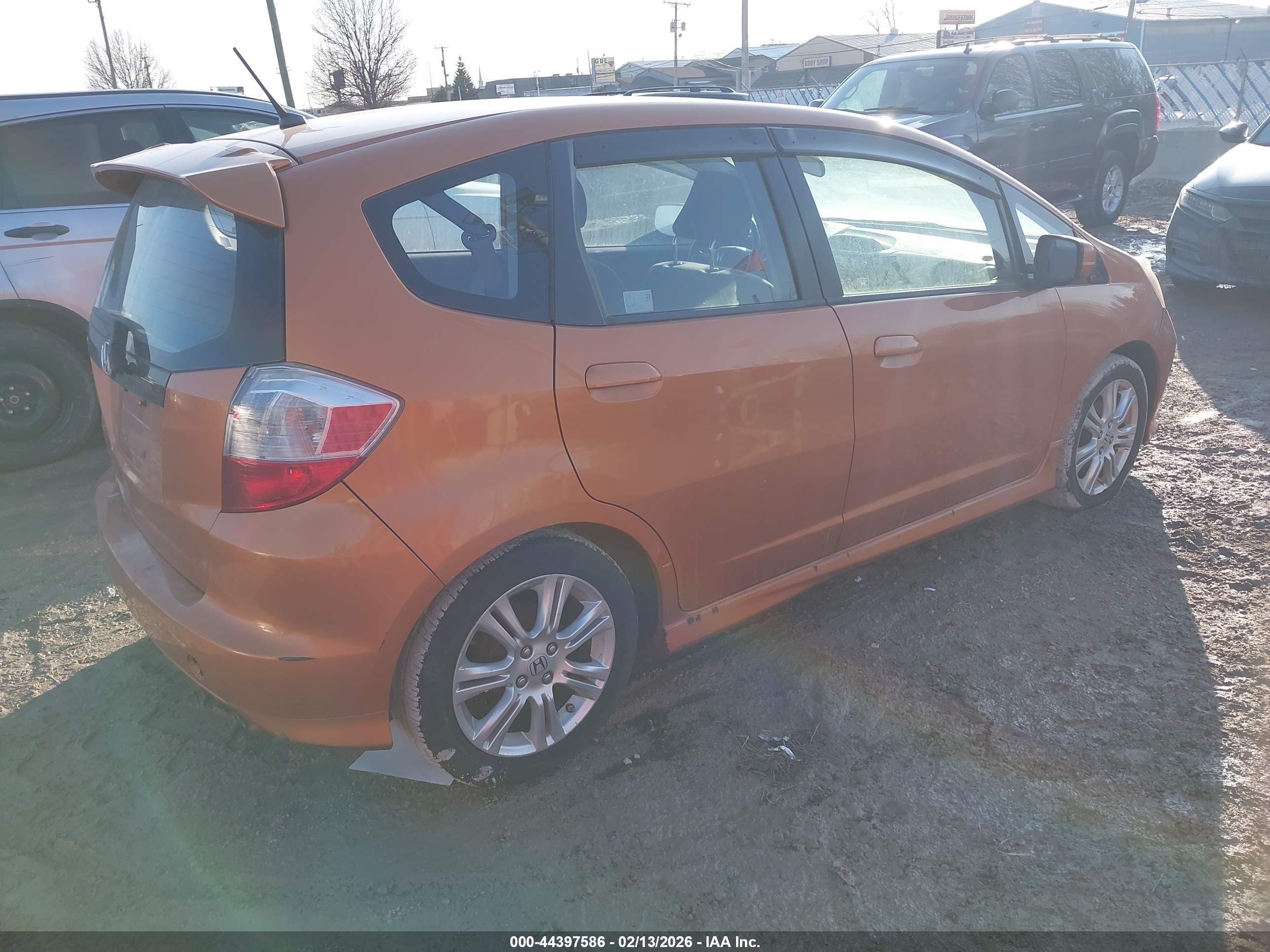 HONDA FIT image 4