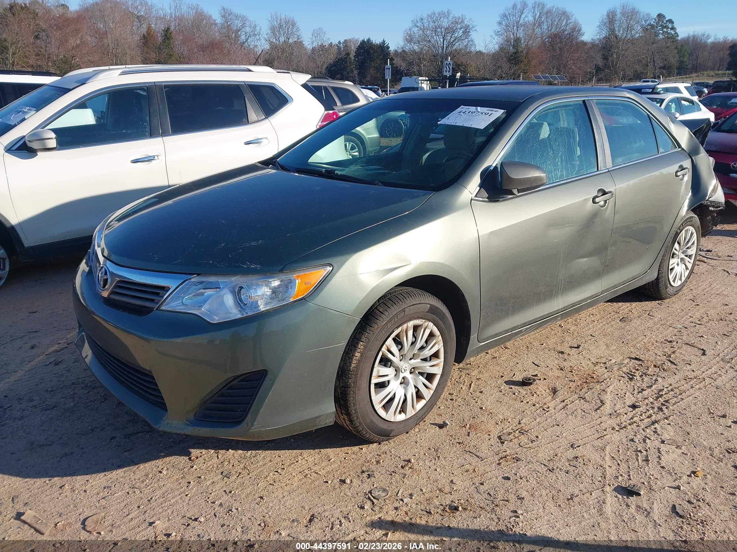 TOYOTA CAMRY image 2