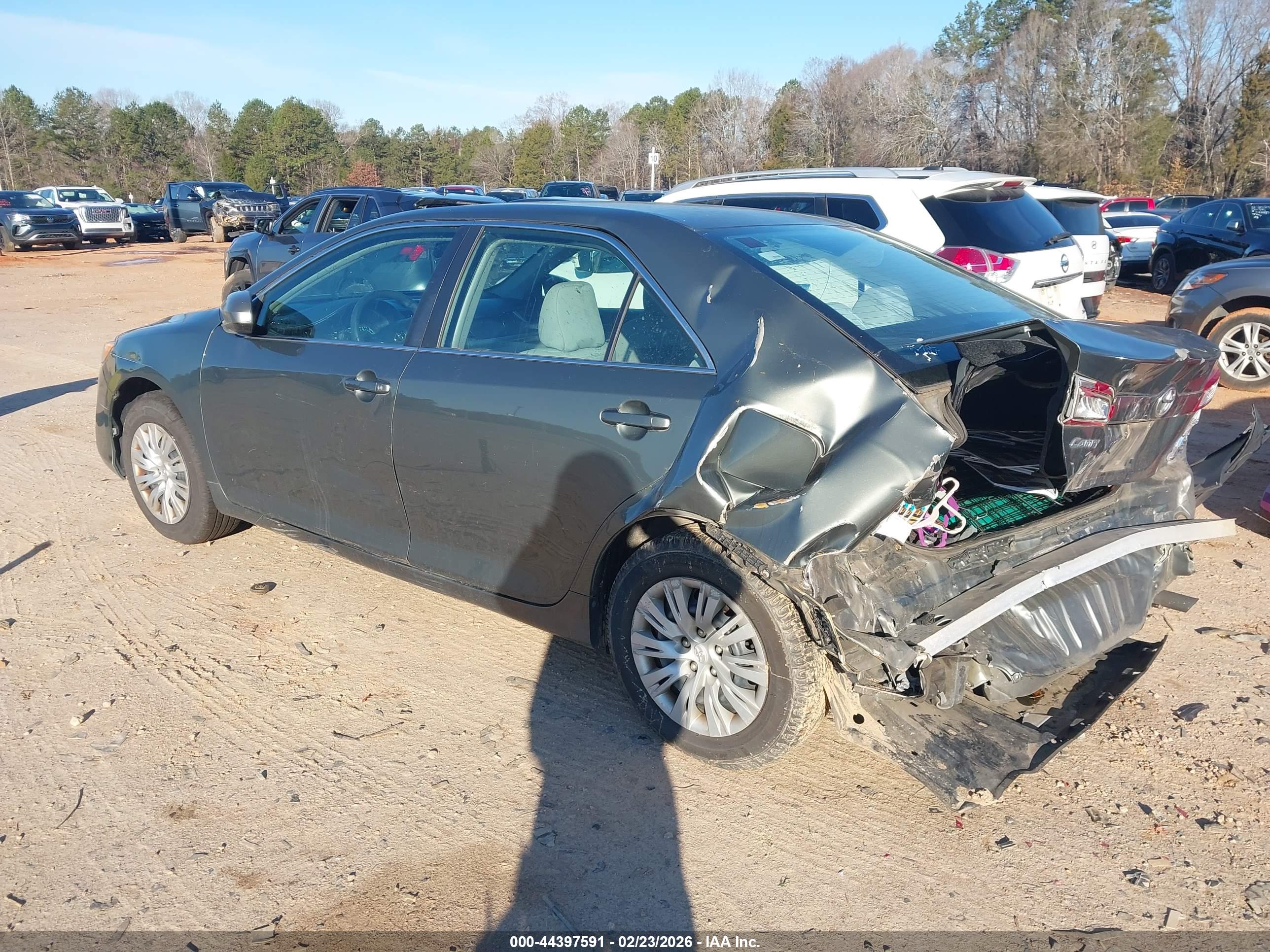TOYOTA CAMRY image 3