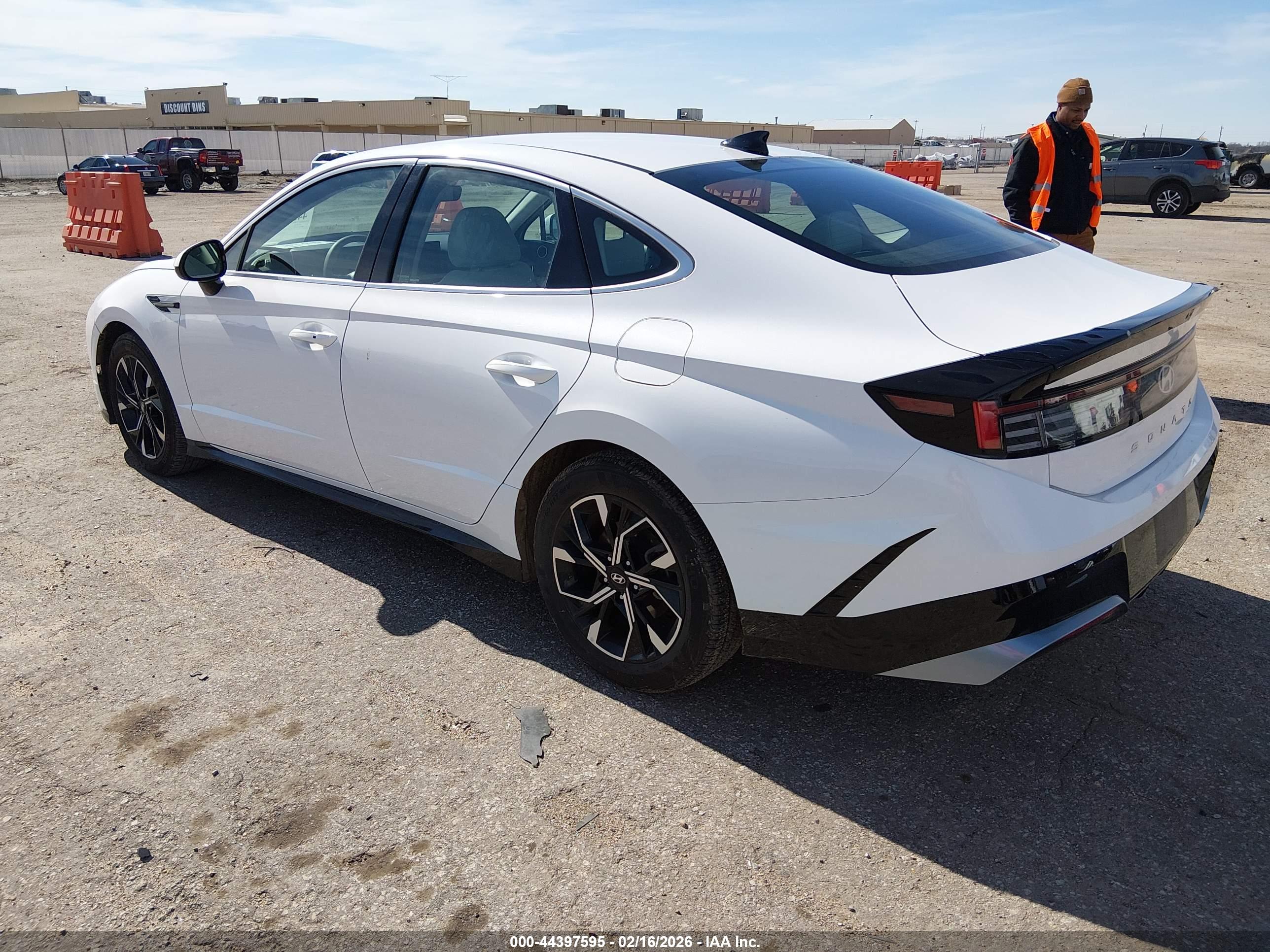 HYUNDAI SONATA image 3