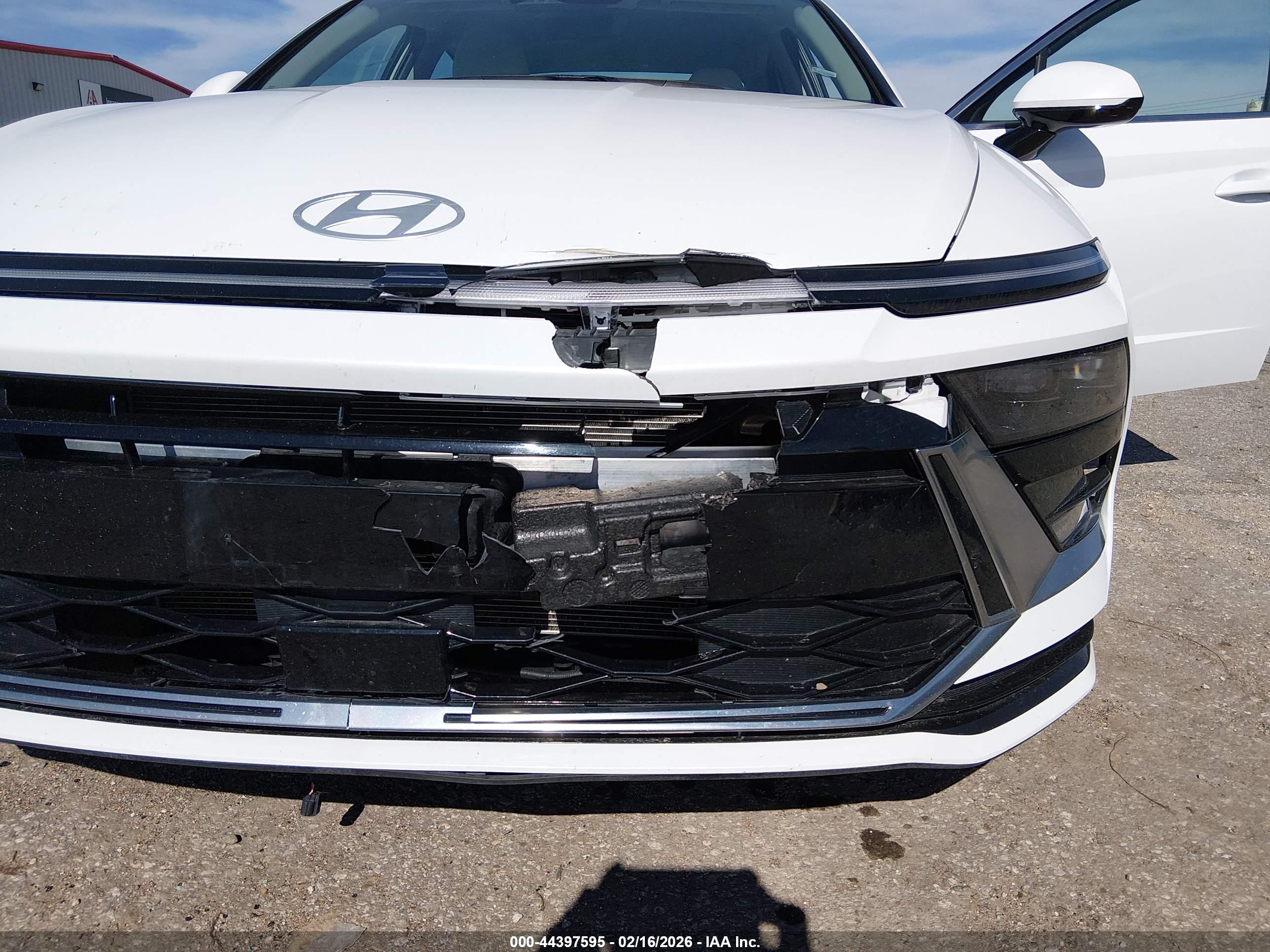 HYUNDAI SONATA image 6