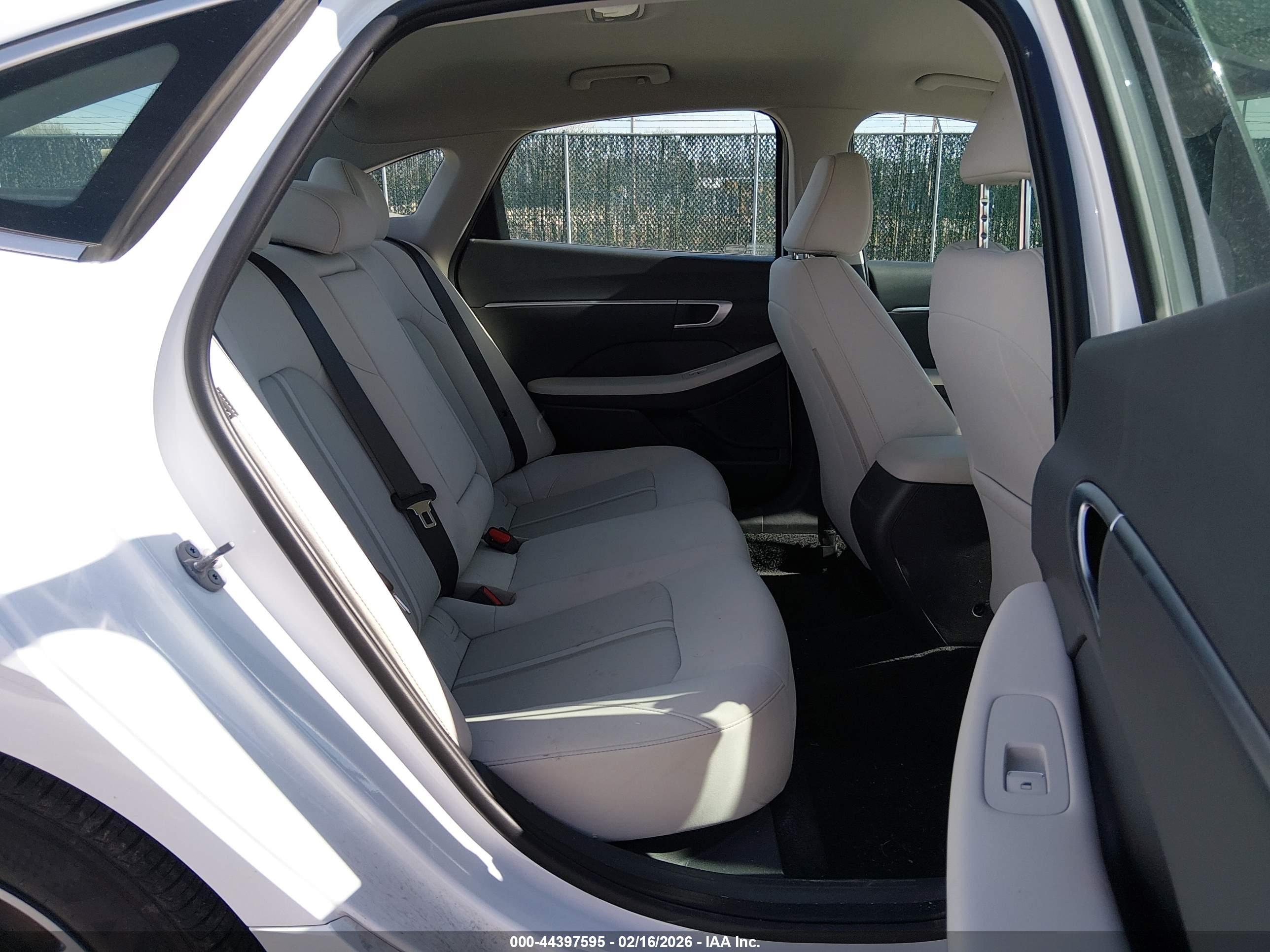 HYUNDAI SONATA image 8