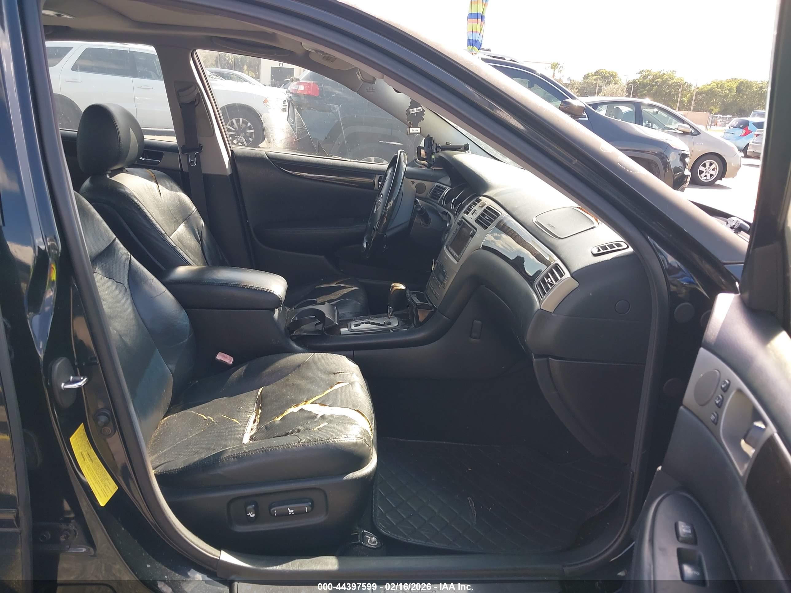 LEXUS ES image 5