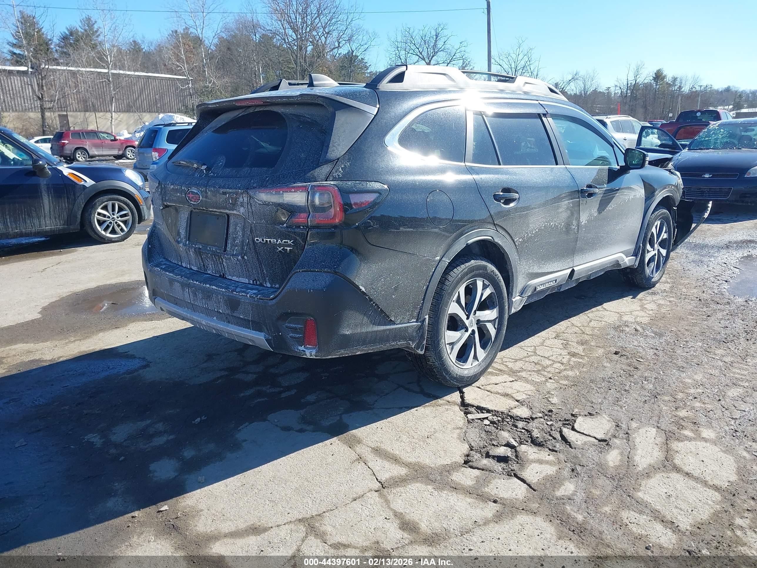 SUBARU OUTBACK image 4
