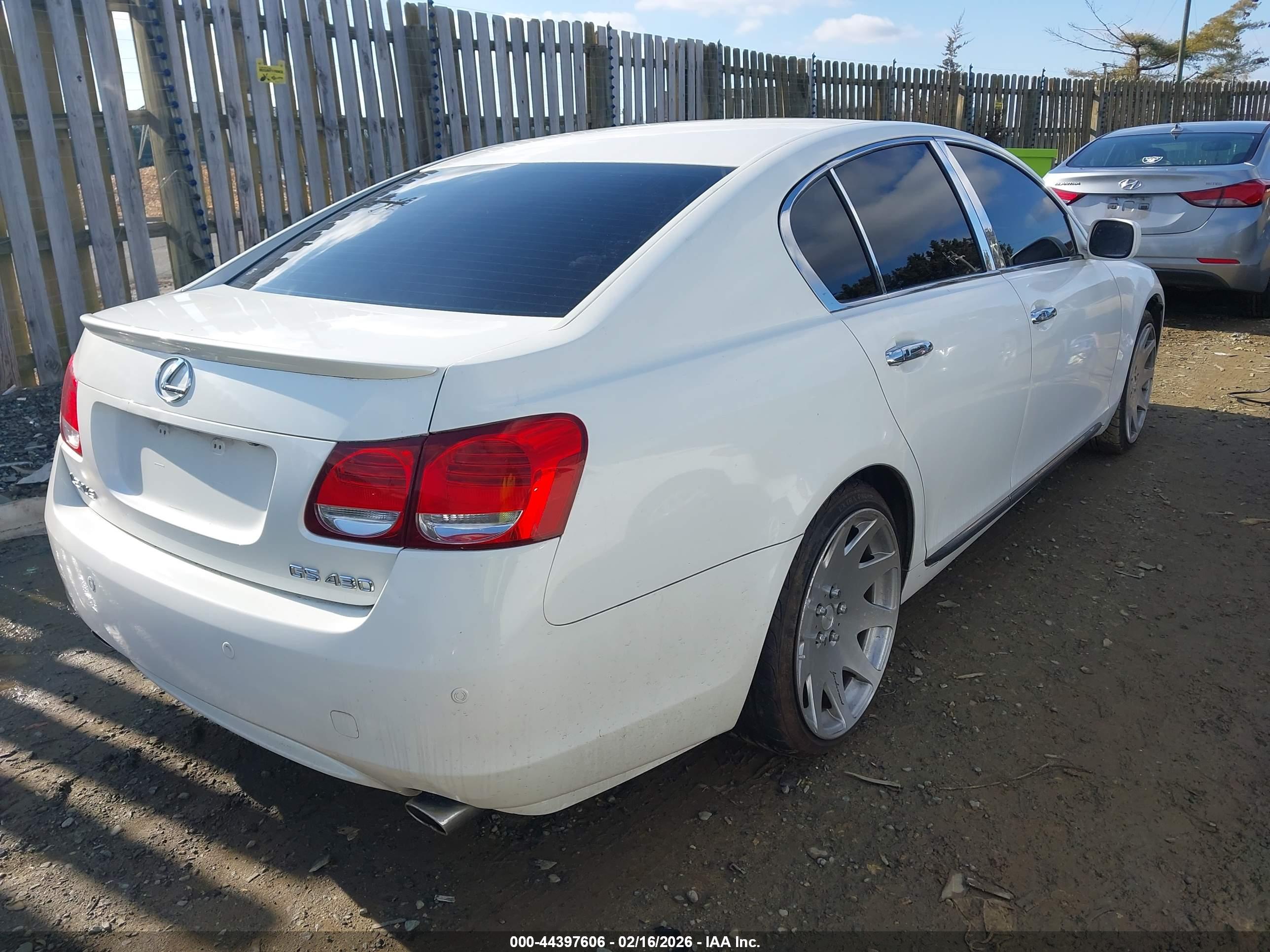 LEXUS GS image 4