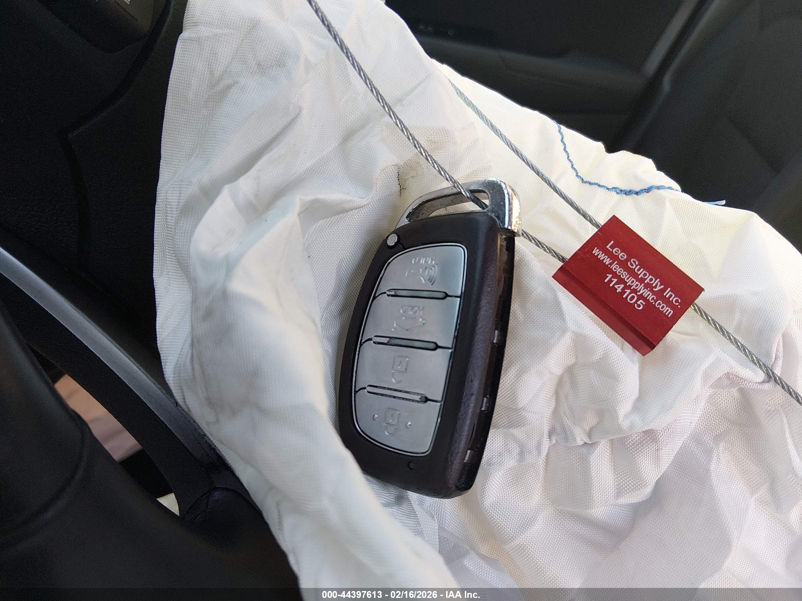 HYUNDAI ELANTRA image 11