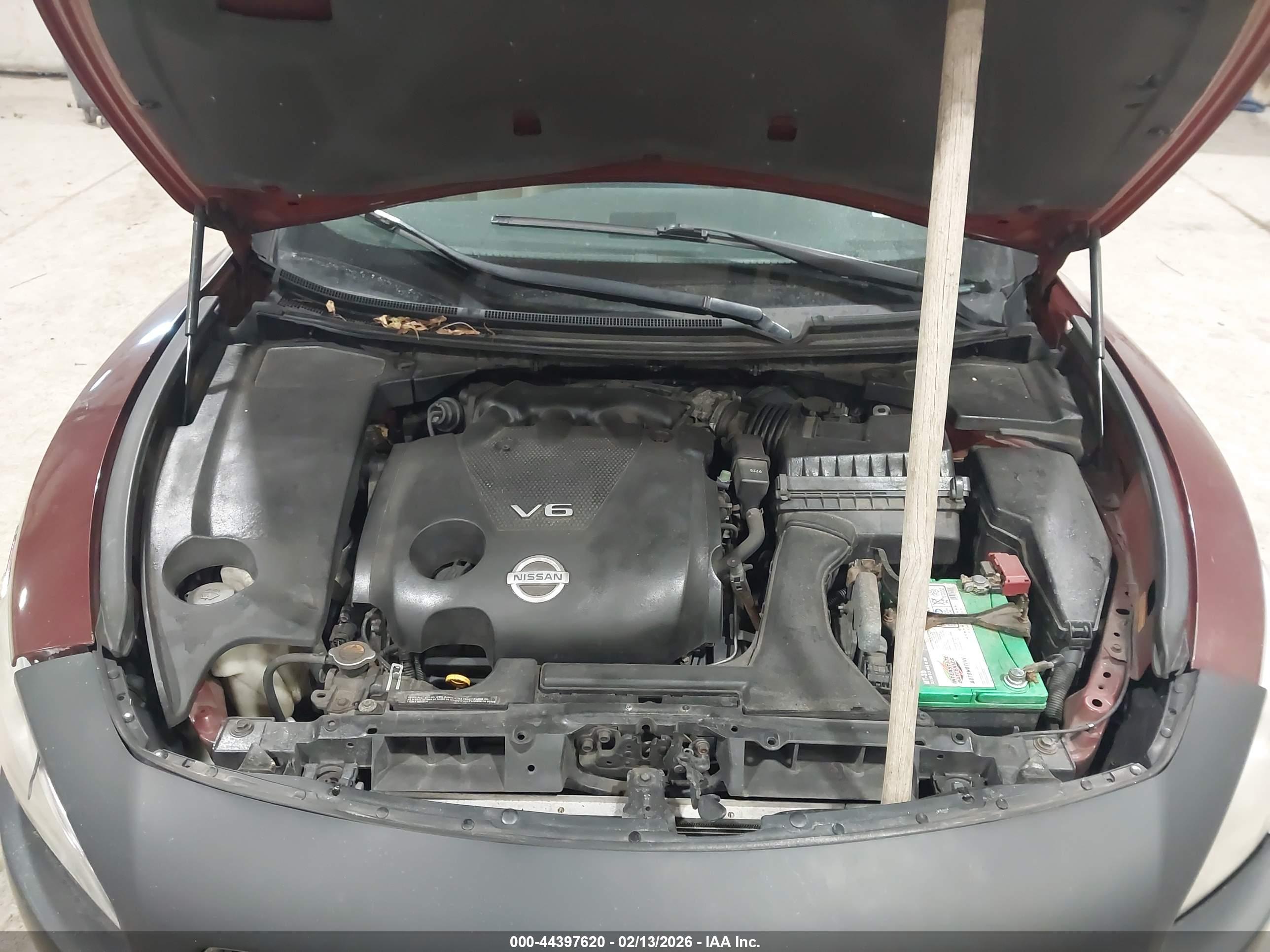 NISSAN MAXIMA image 10