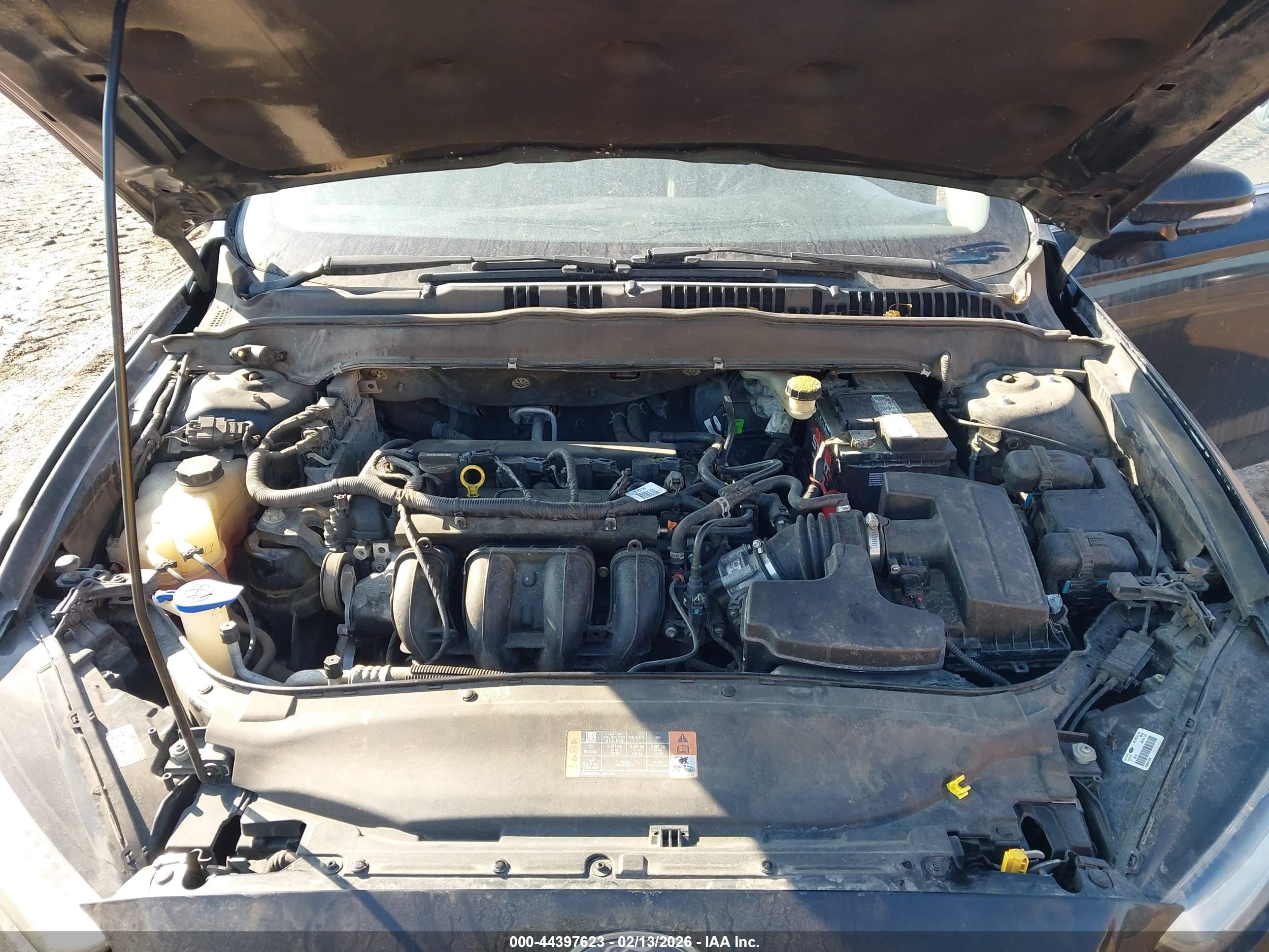 FORD FUSION image 10