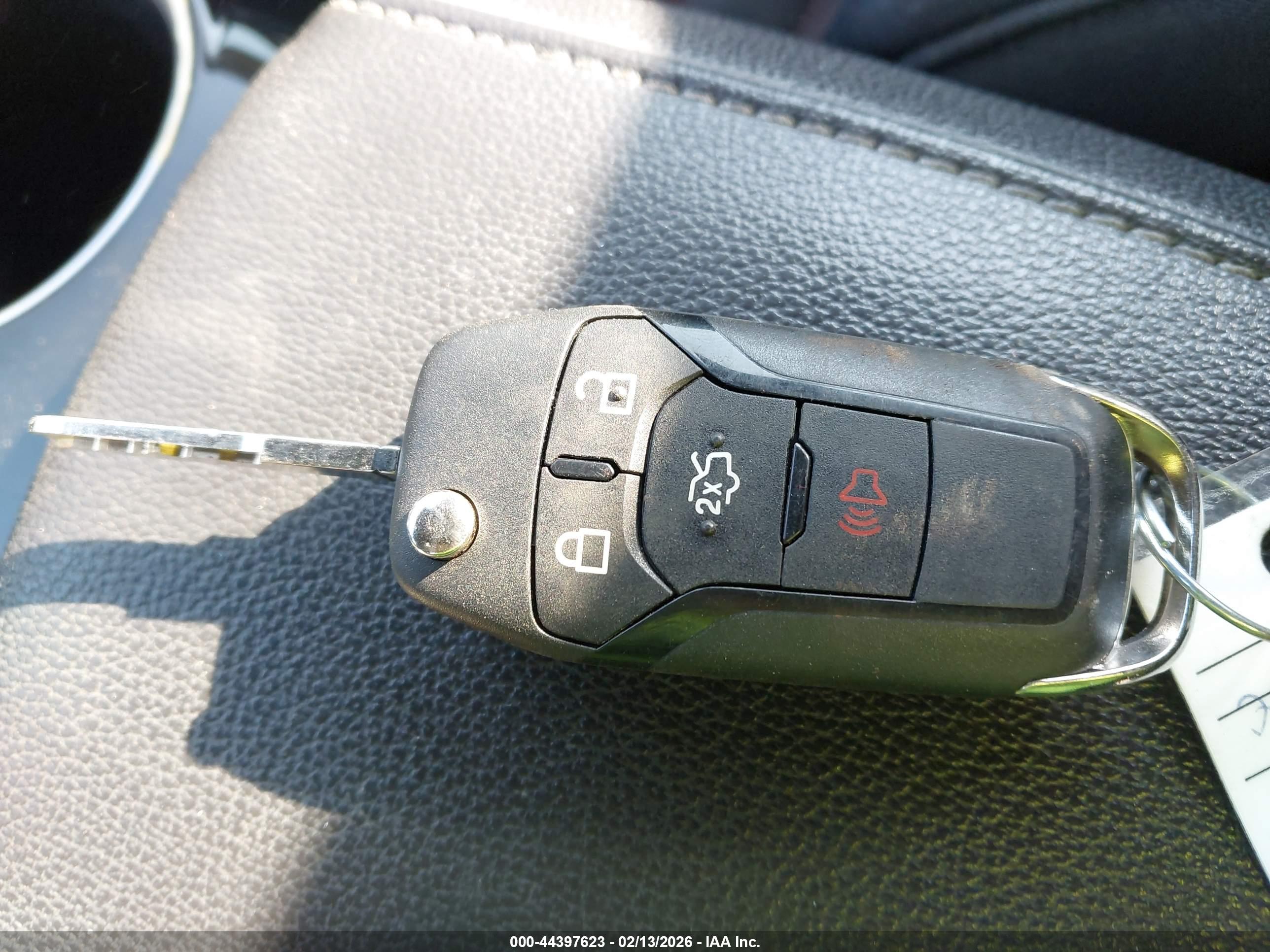 FORD FUSION image 11