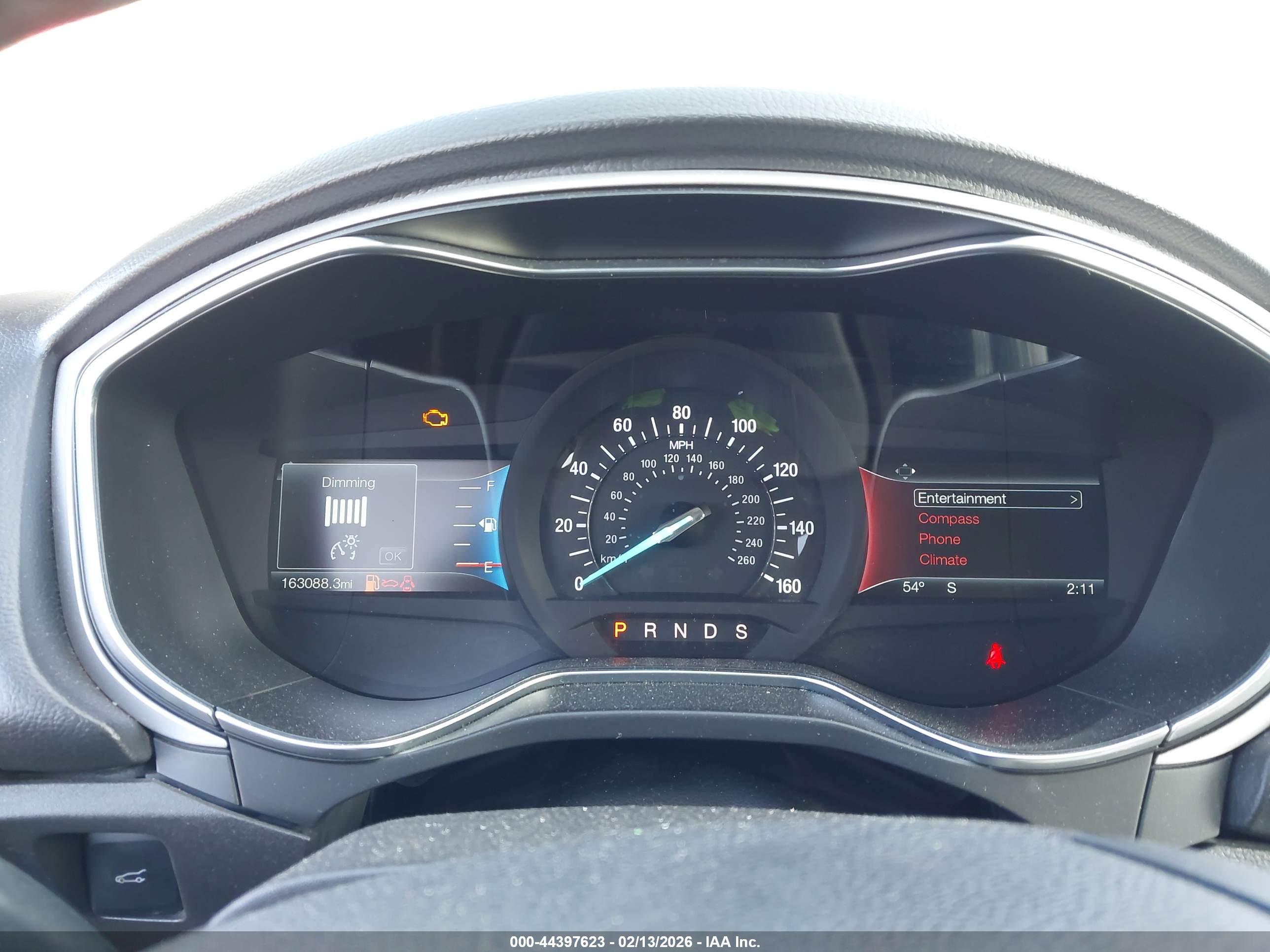 FORD FUSION image 7
