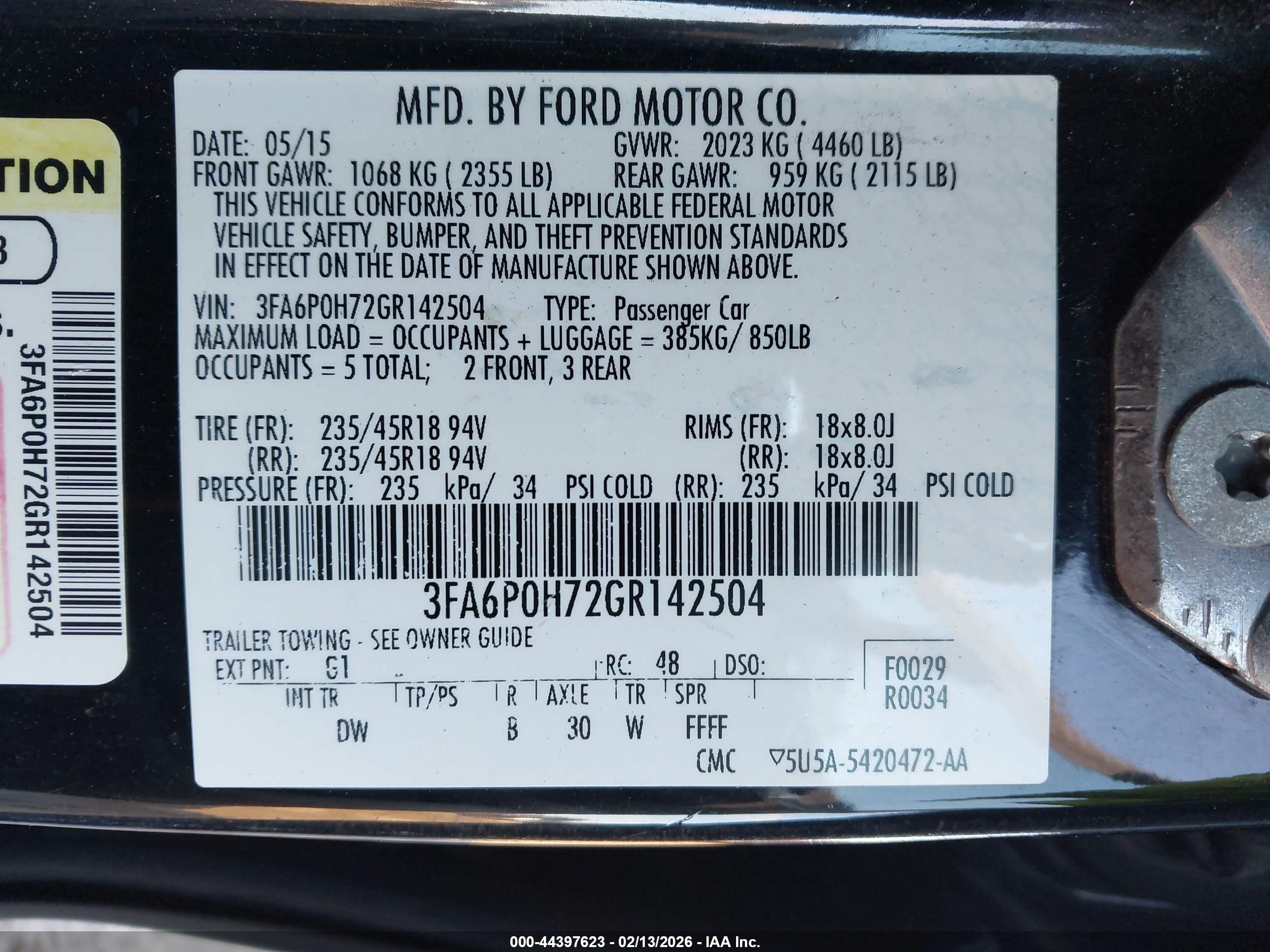 FORD FUSION image 9