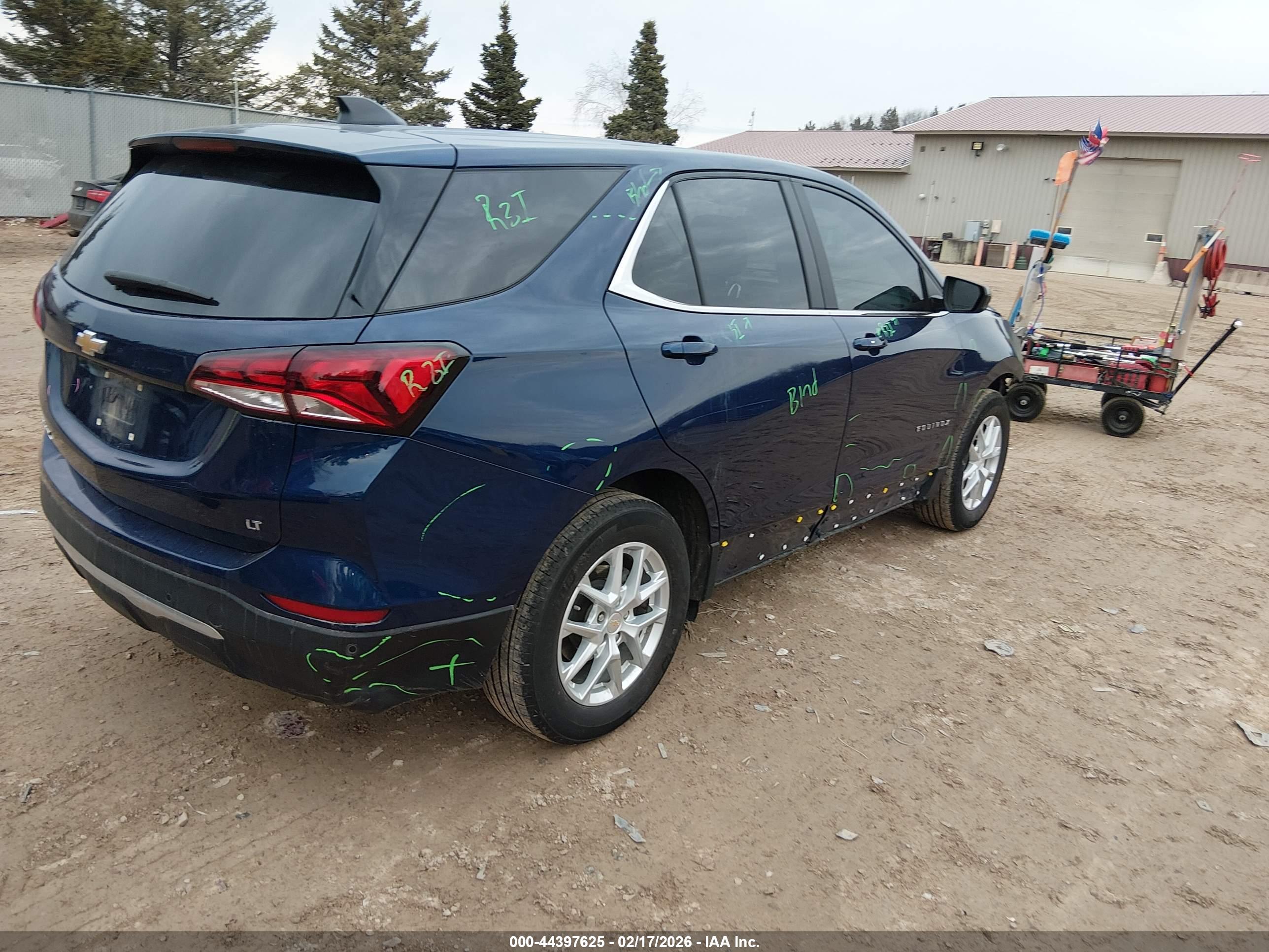 CHEVROLET EQUINOX image 4