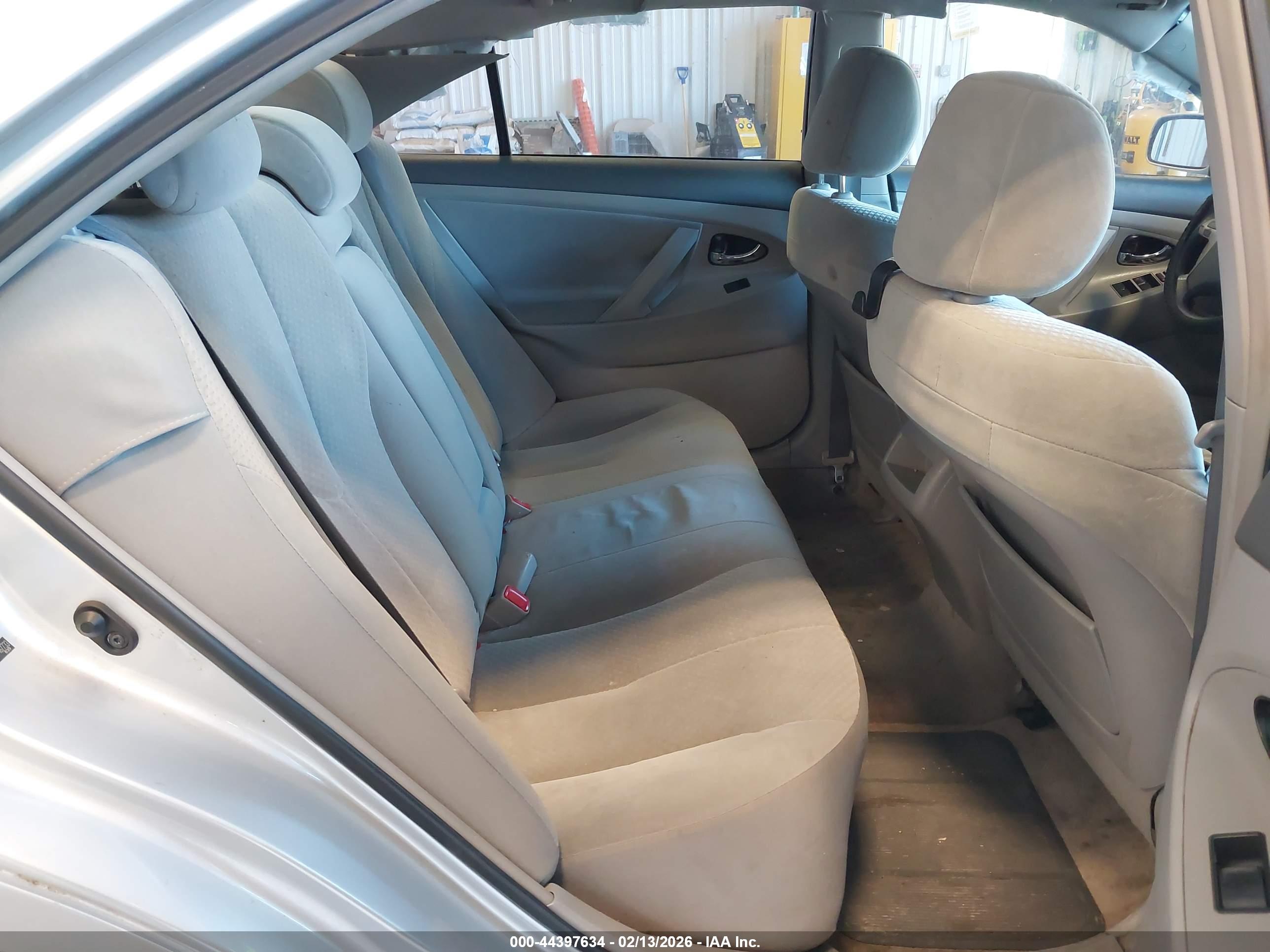 TOYOTA CAMRY image 8