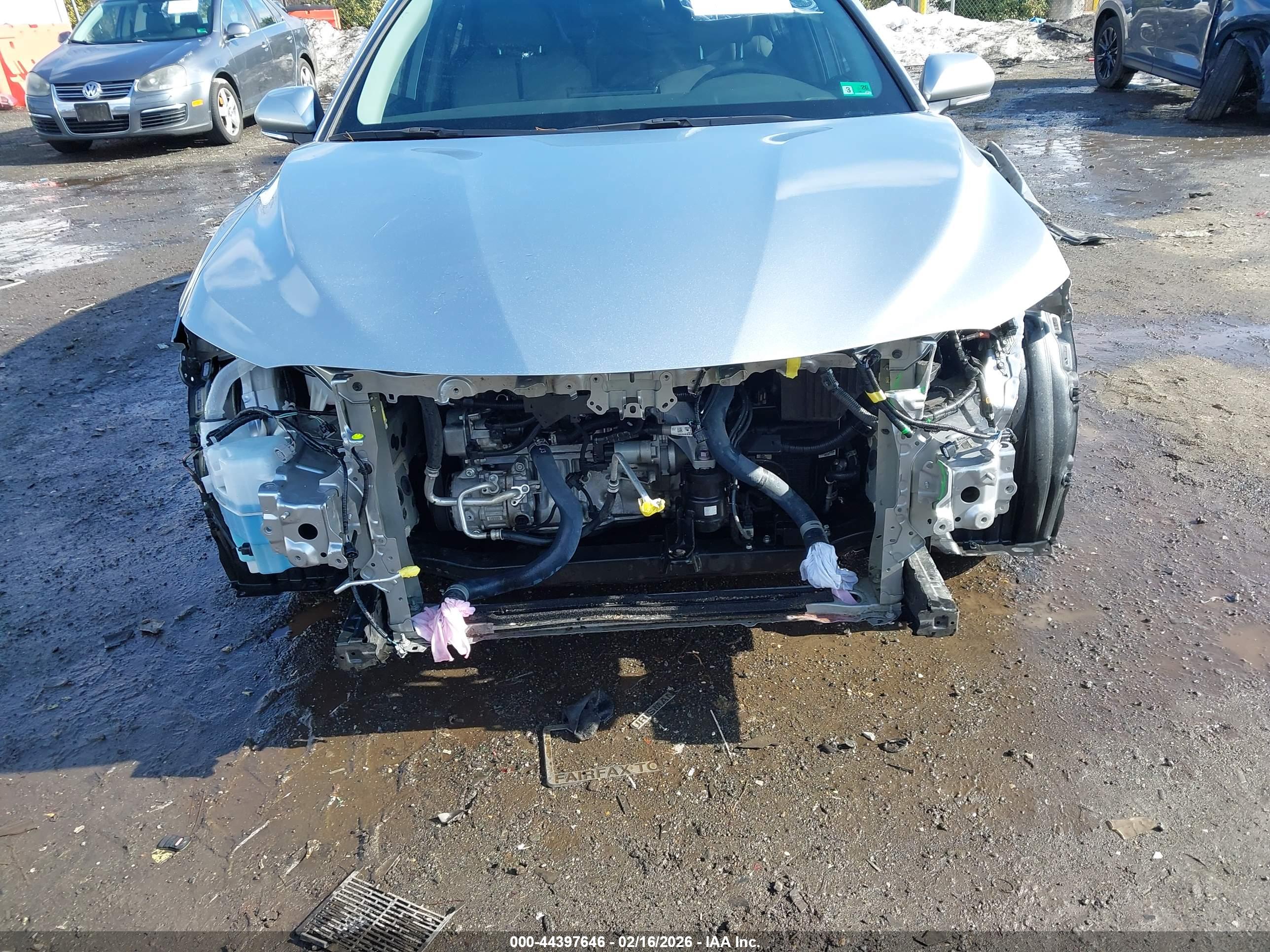 TOYOTA CAMRY image 6