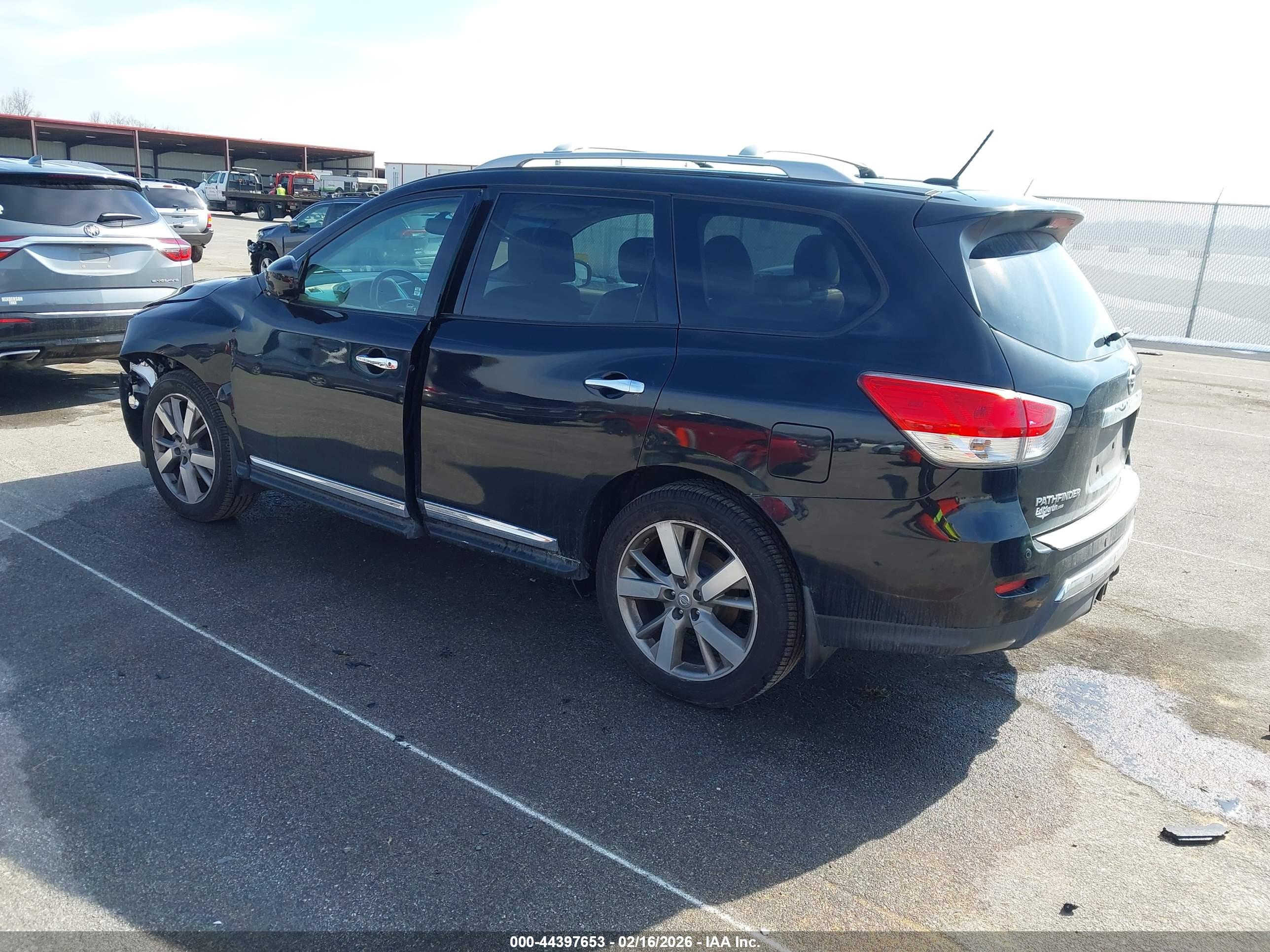 NISSAN PATHFINDER image 3