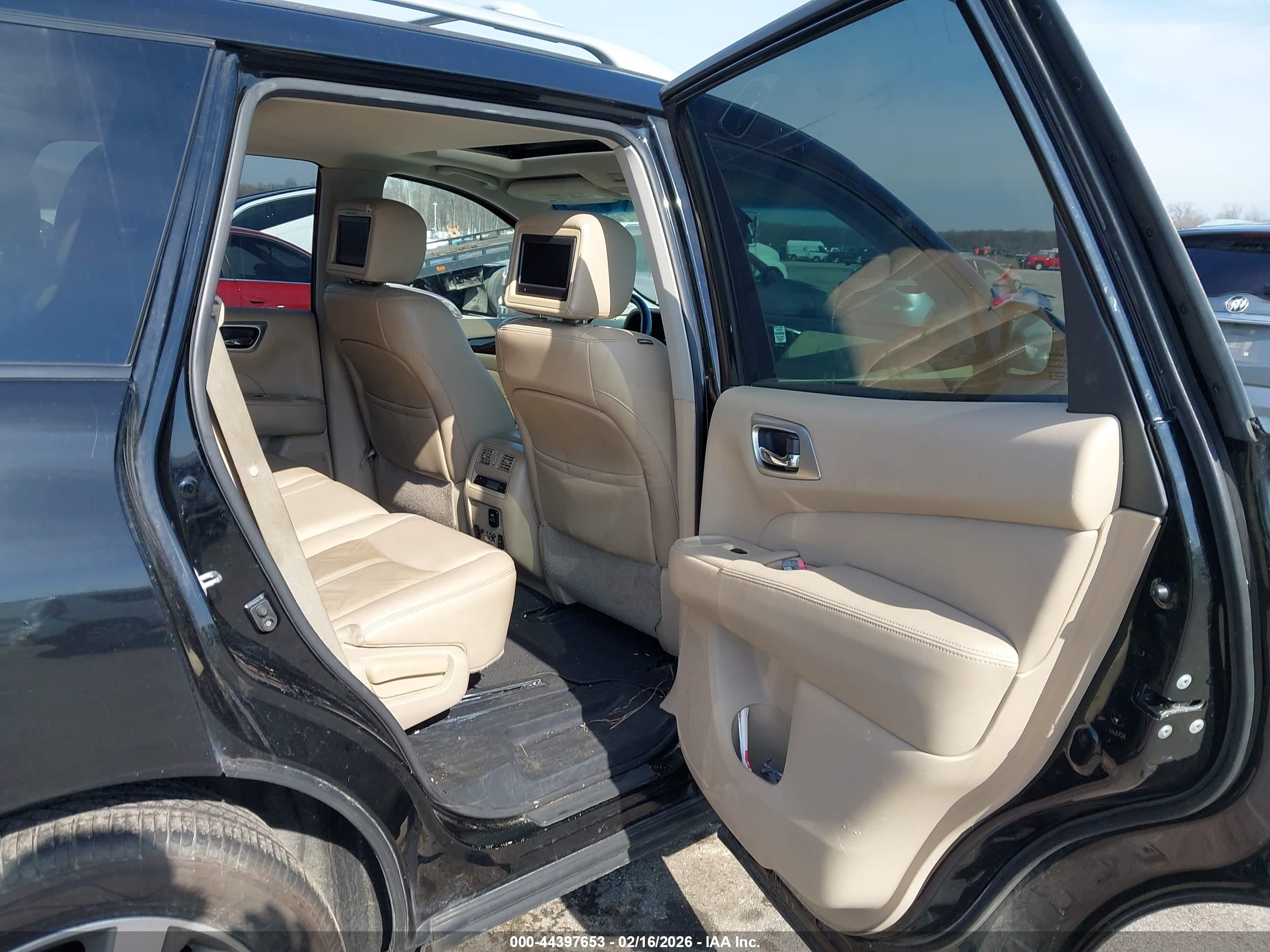 NISSAN PATHFINDER image 8