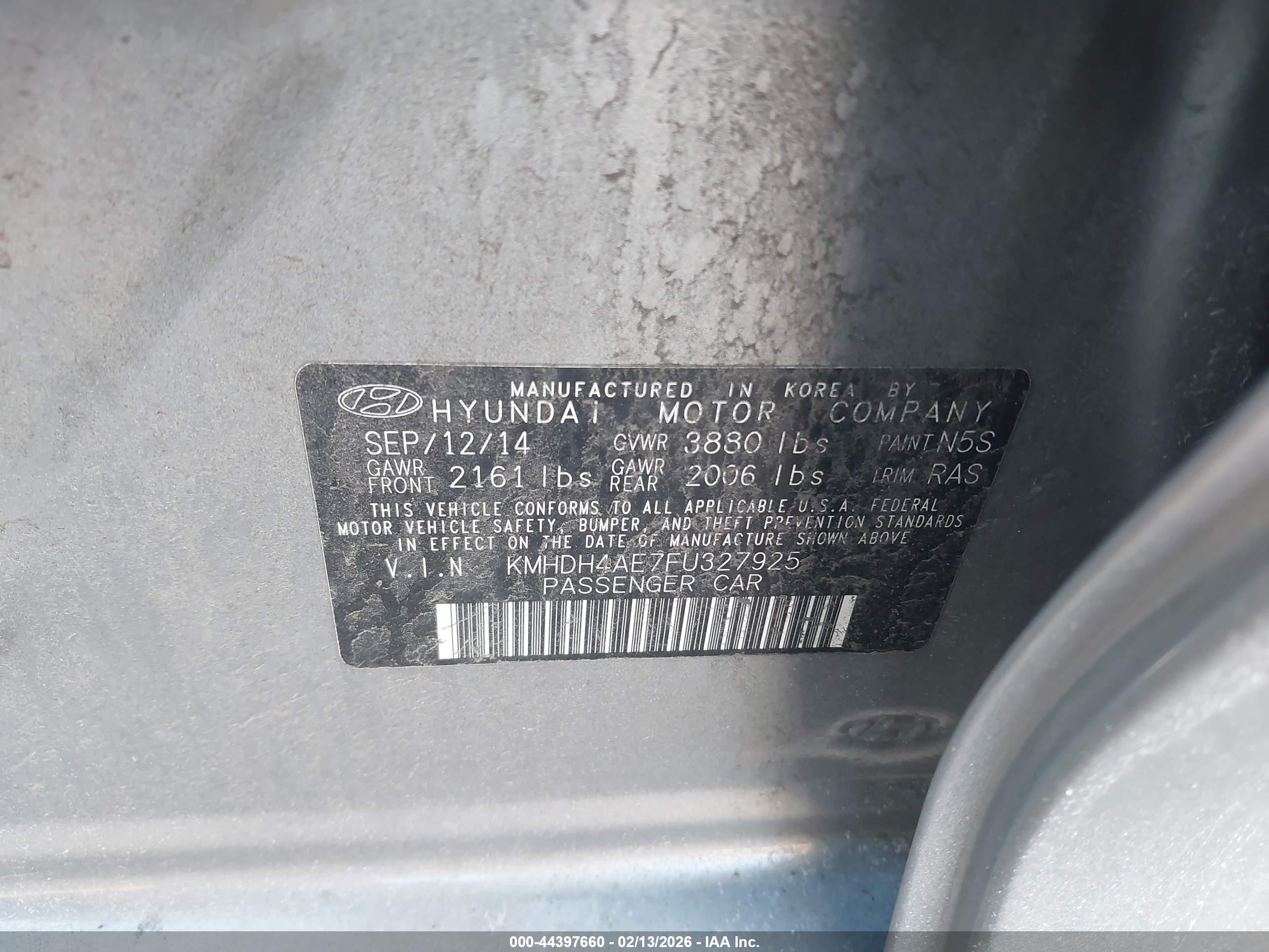 HYUNDAI ELANTRA image 9