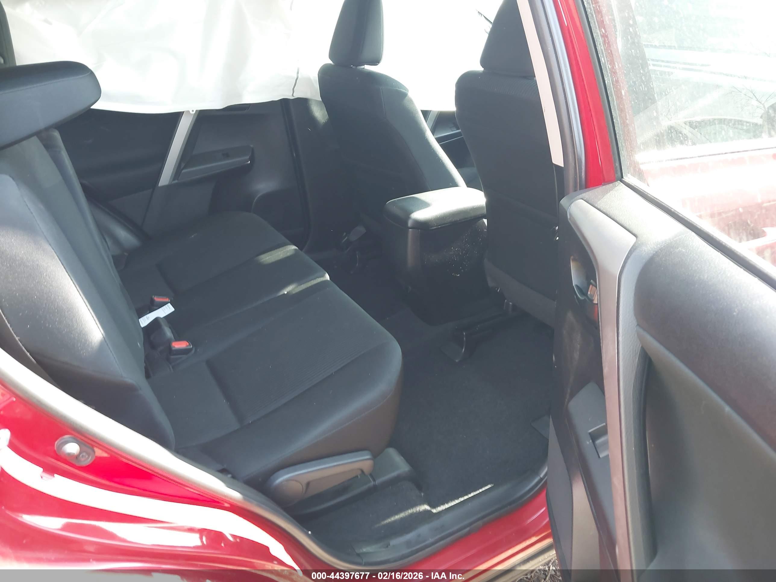 TOYOTA RAV4 image 8