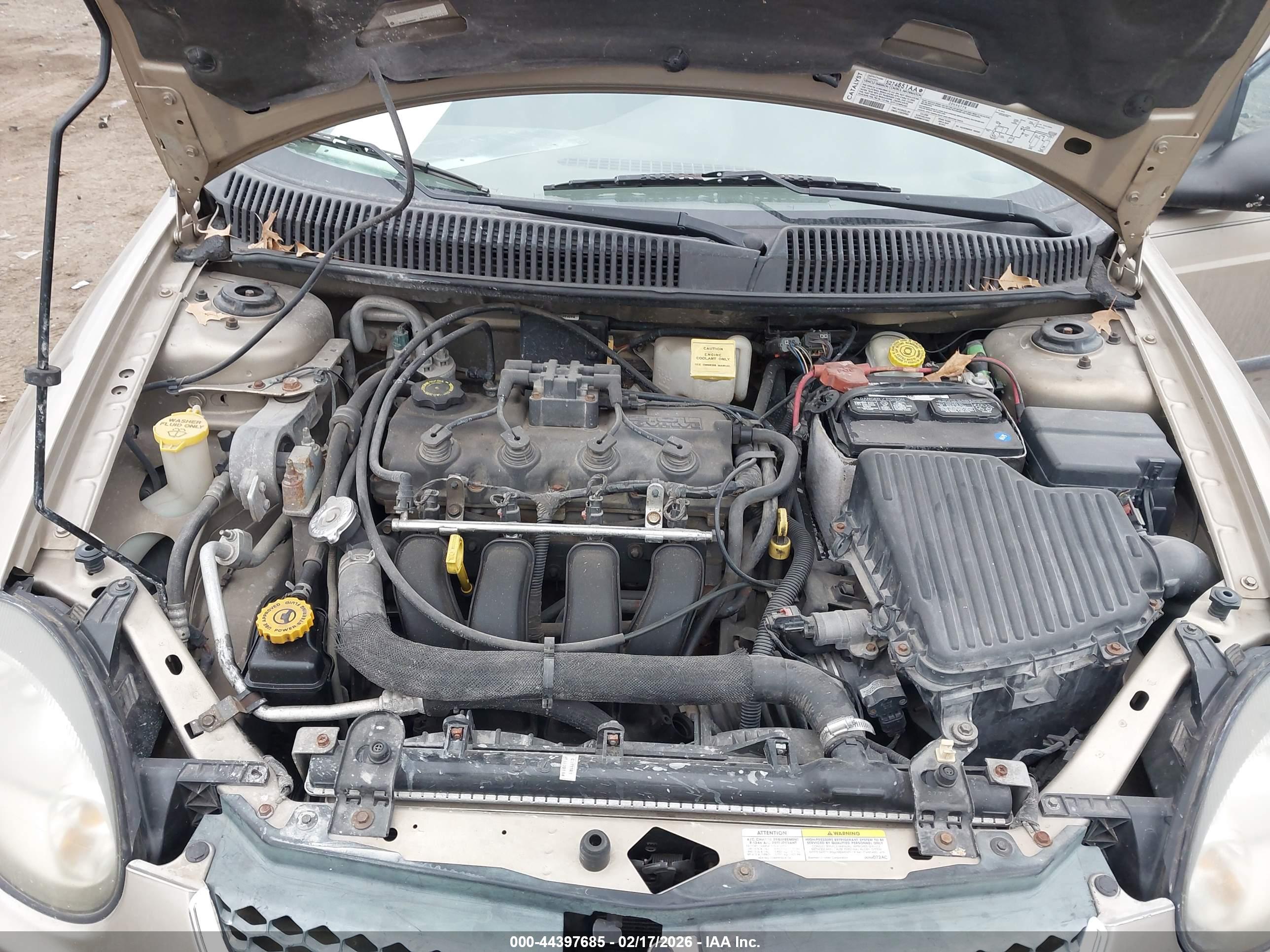 DODGE NEON image 10