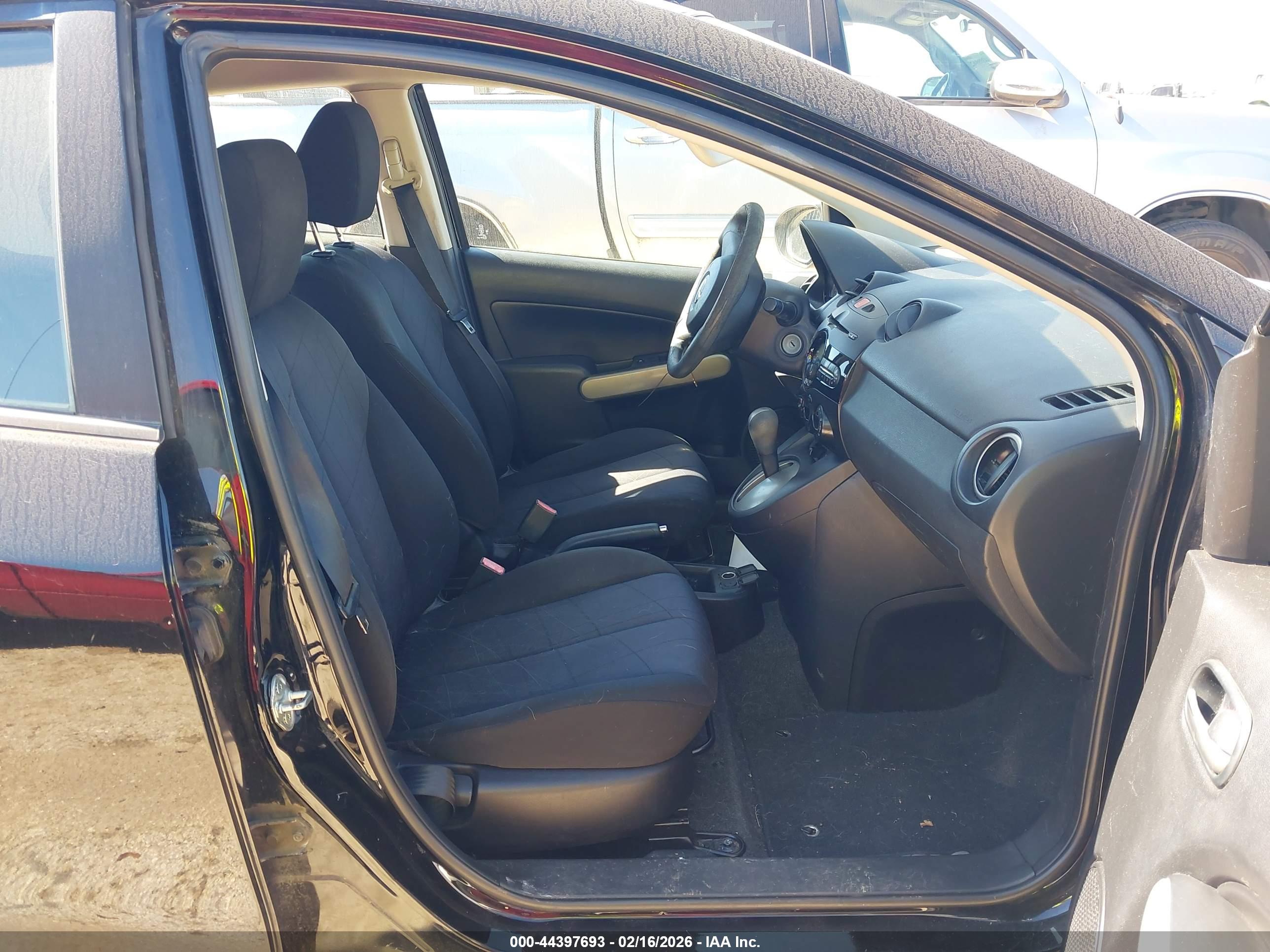 MAZDA MAZDA2 image 5