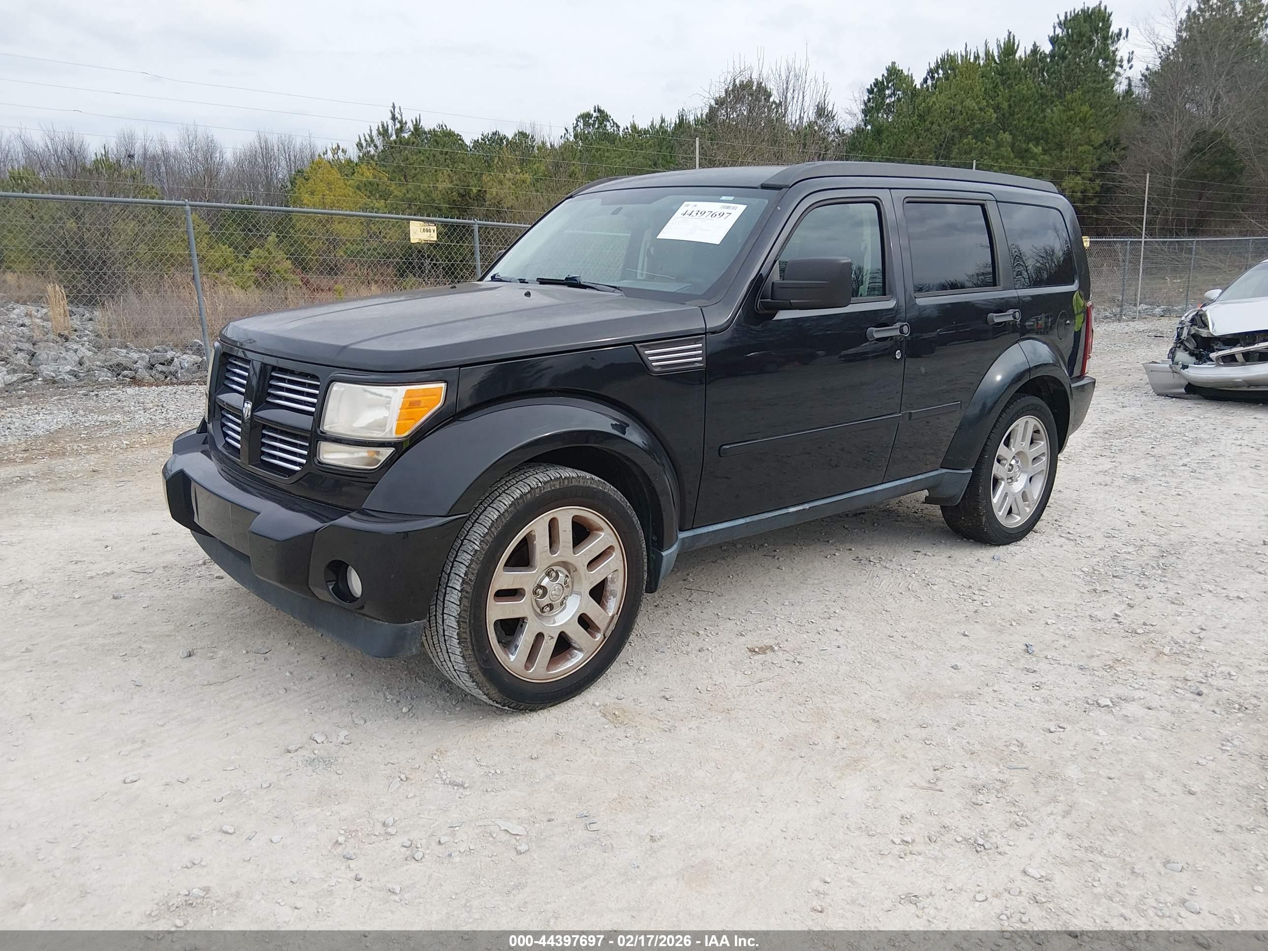 DODGE NITRO image 2