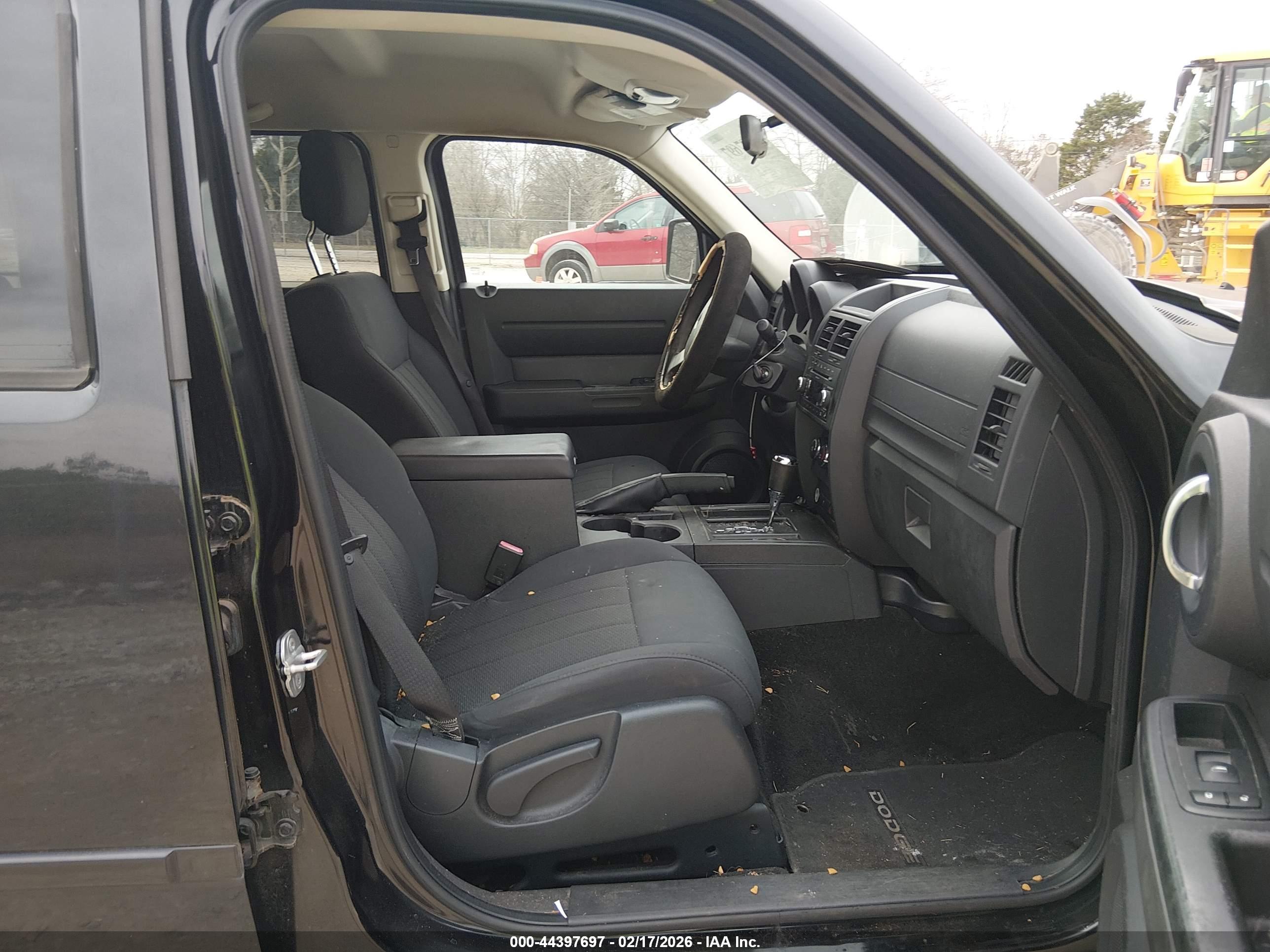 DODGE NITRO image 5