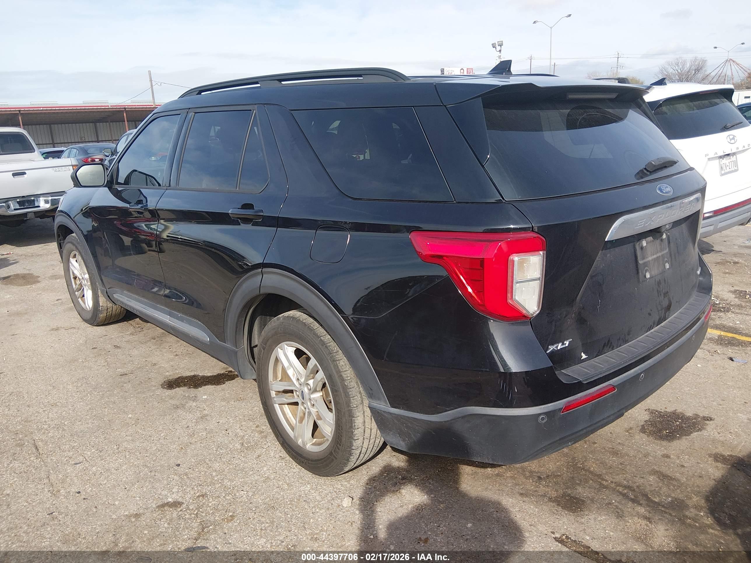 FORD EXPLORER image 3