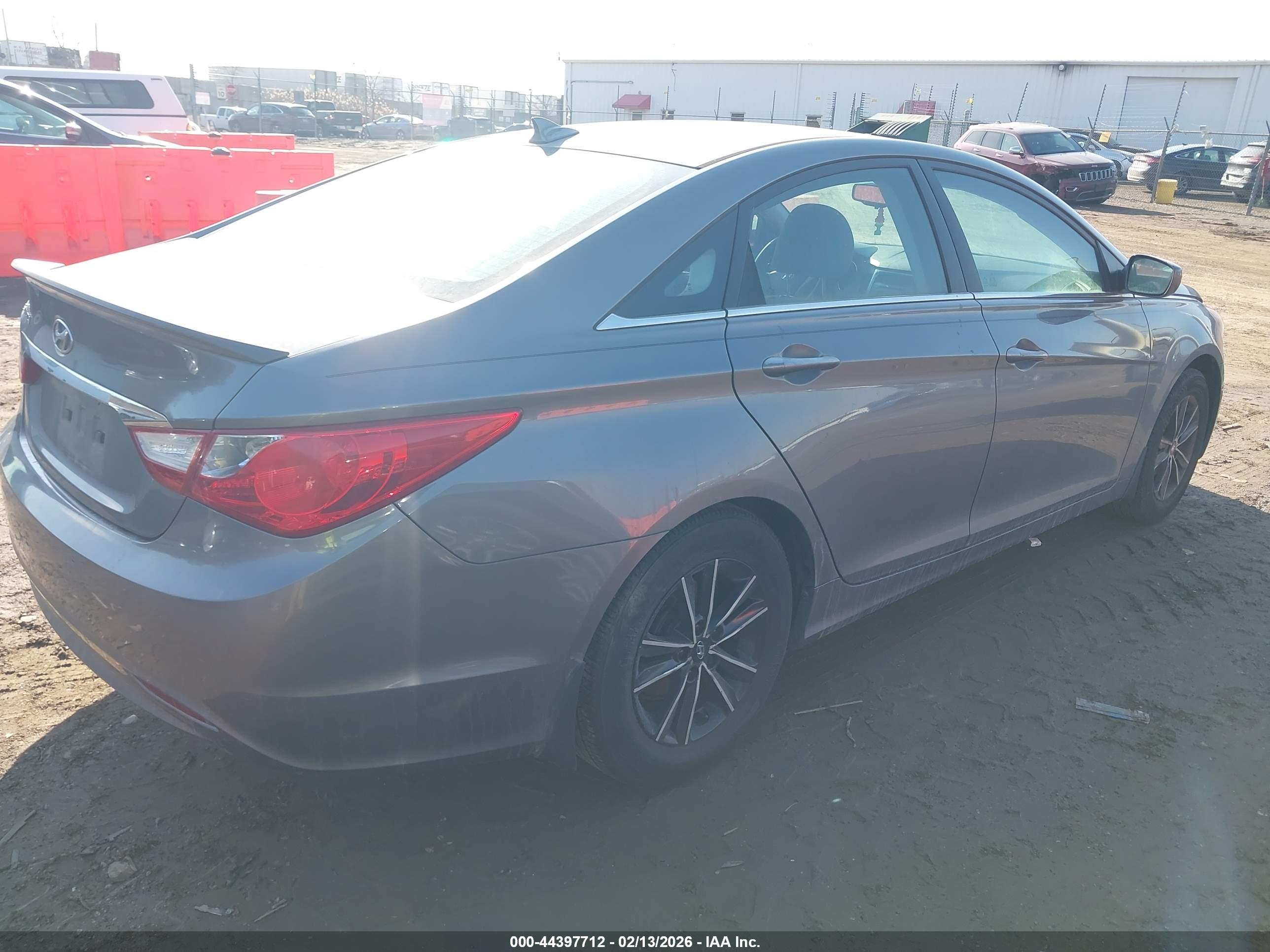 HYUNDAI SONATA image 4