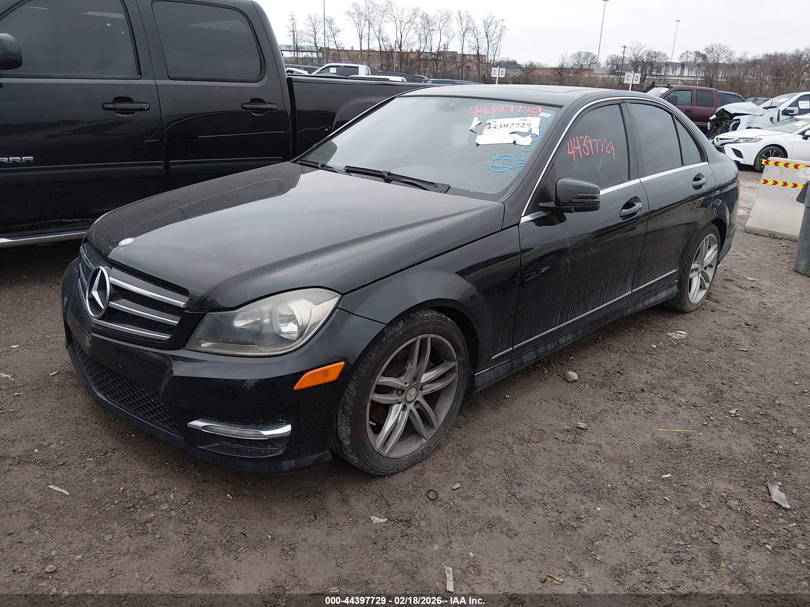 MERCEDES-BENZ C image 2