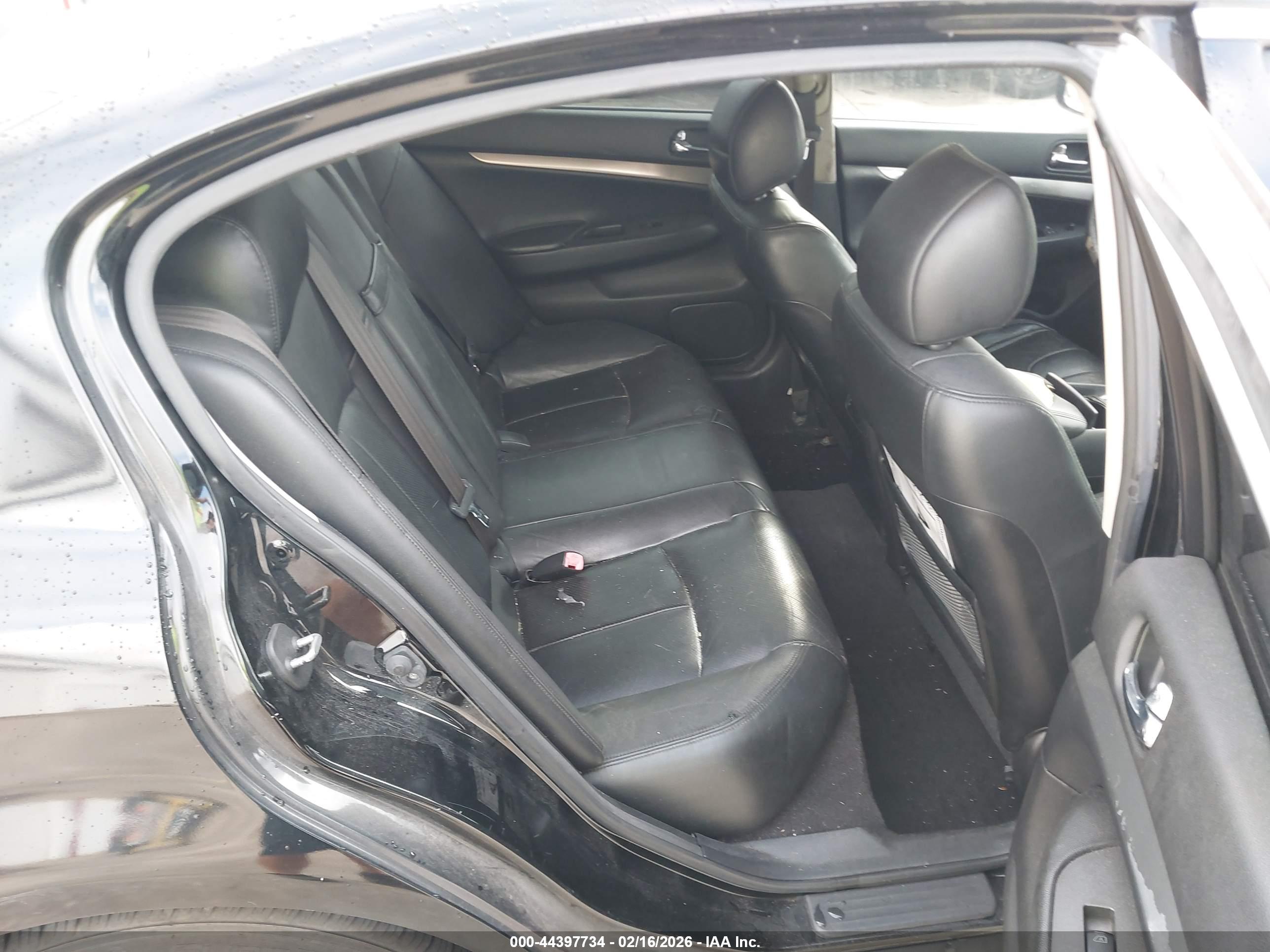INFINITI G37 image 8